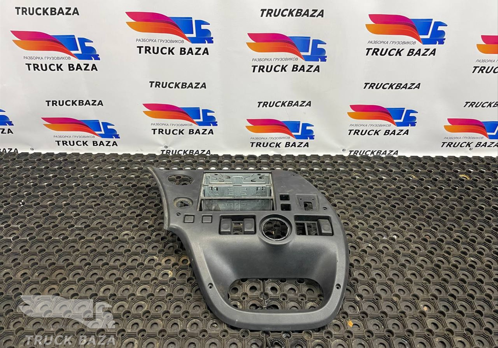 1634735 Рамка приборной панели для Daf XF105 (с 2006 по 2020)