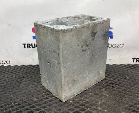 7420916768 Кронштейн осушителя для Renault Magnum