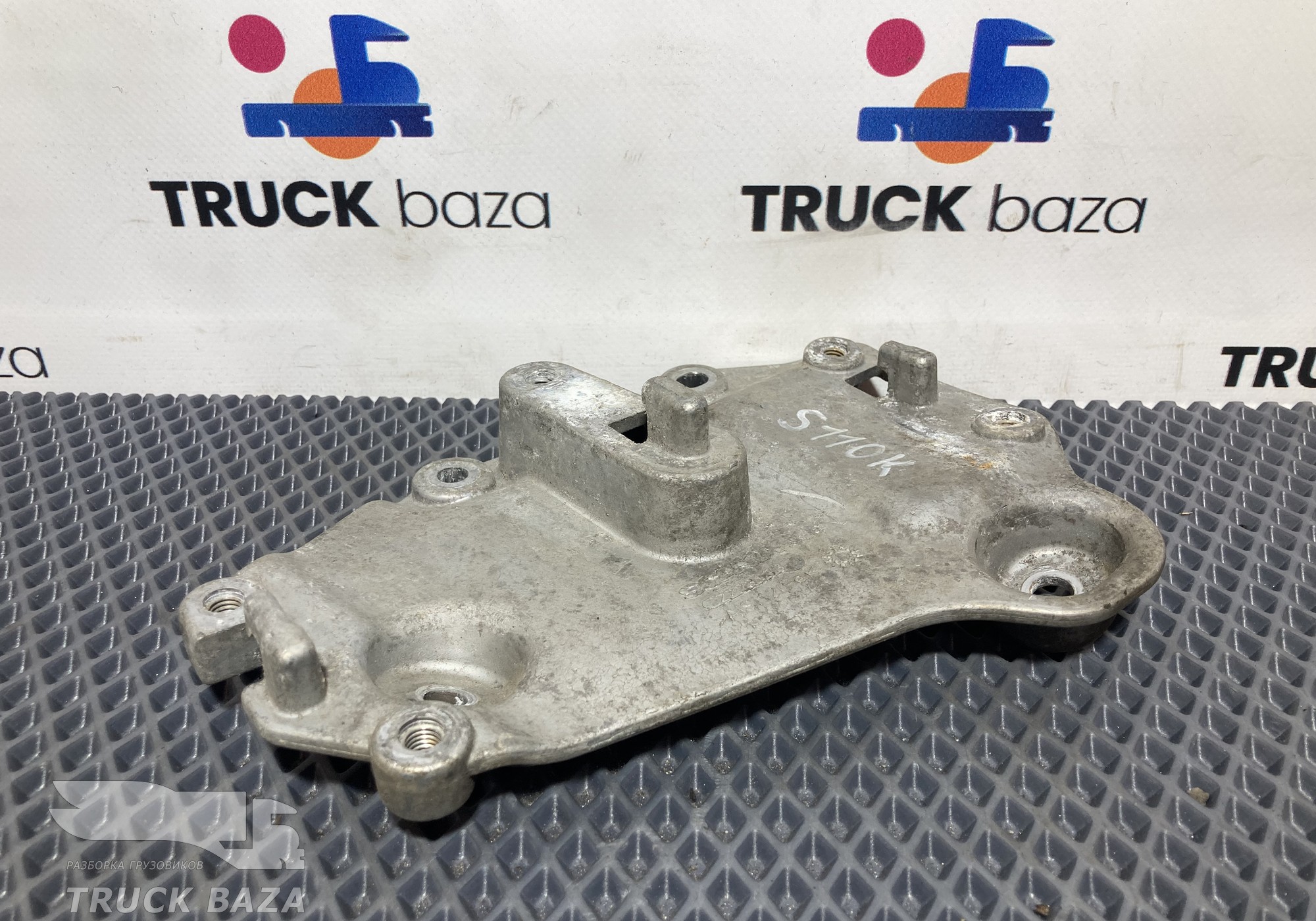 2723133 Кронштейн проводки для Scania 6-series R (с 2016)