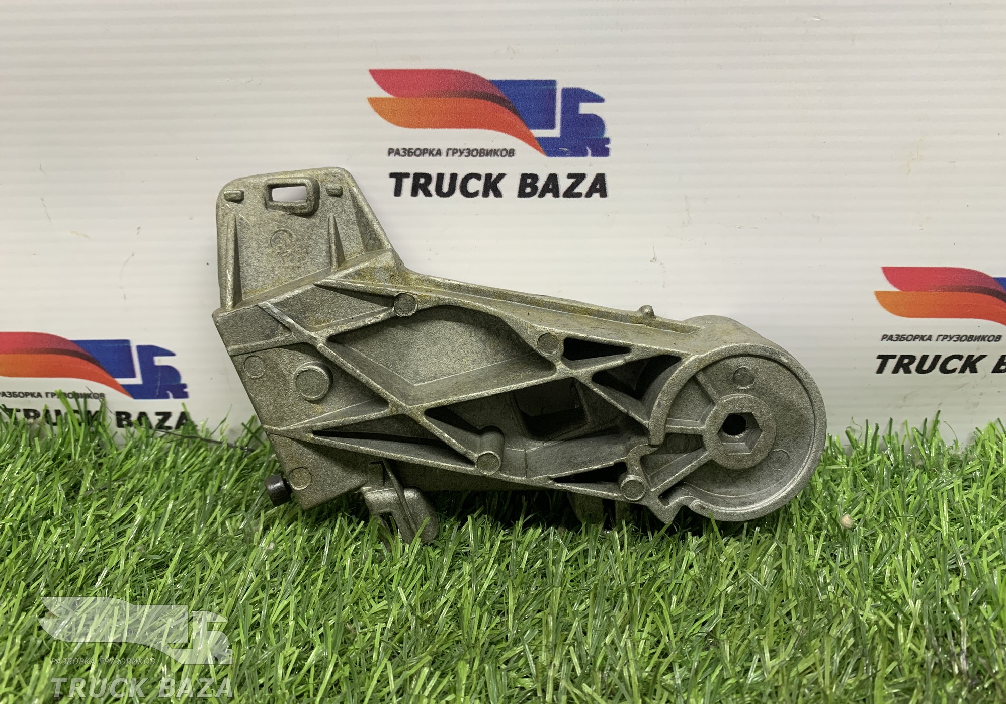 81637306660 Кронштейн бордюрного зеркала для Man TGS I (с 2007)