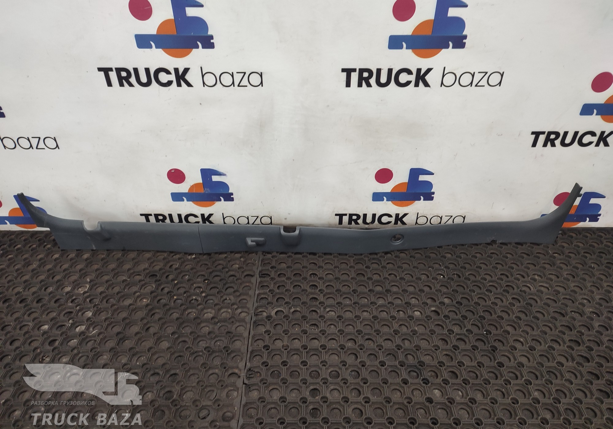 1892237 Накладка стойки правая для Scania 5-series T (с 2004 по 2016)