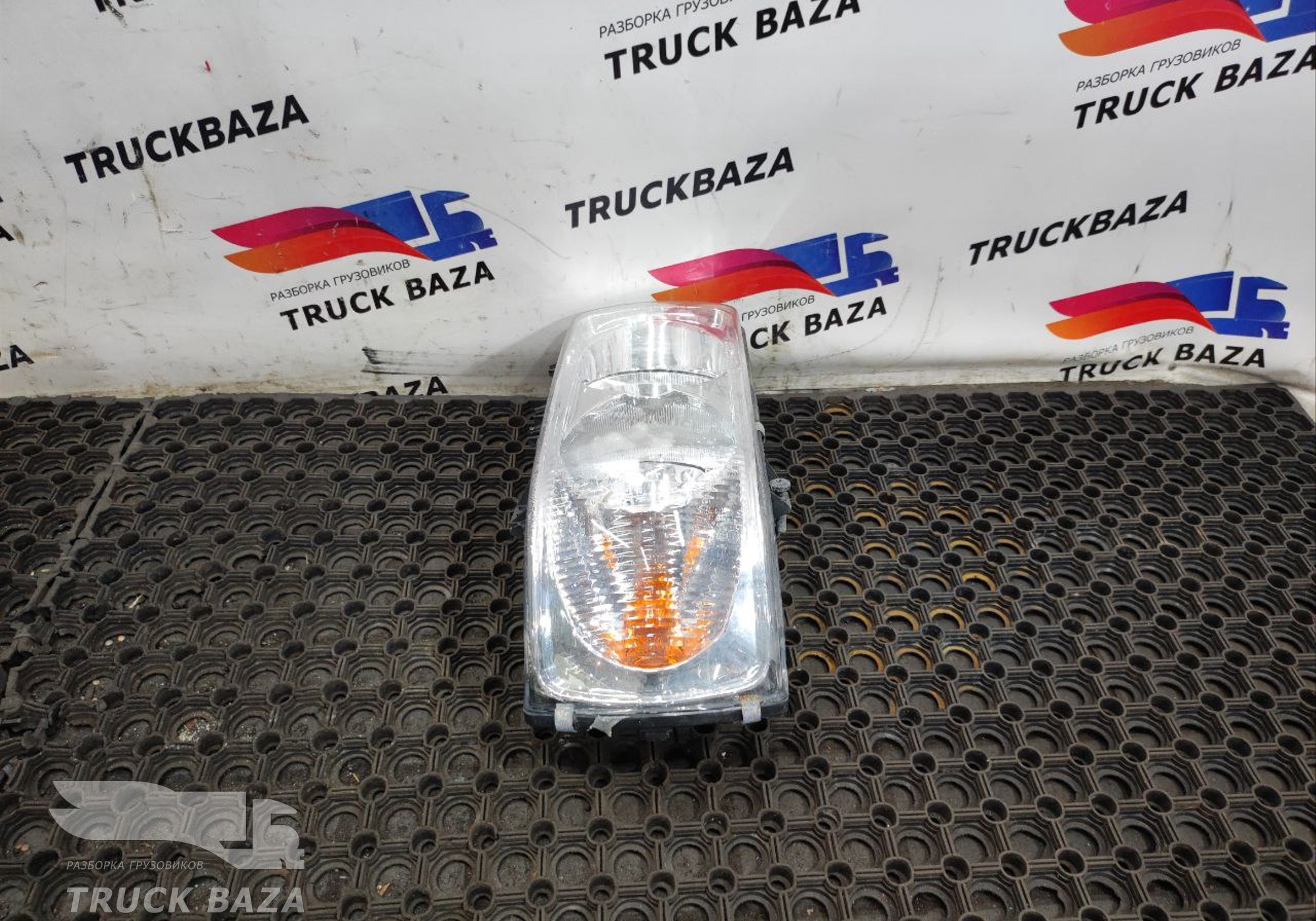 1832397 Фара правая для Daf XF105 (с 2005)