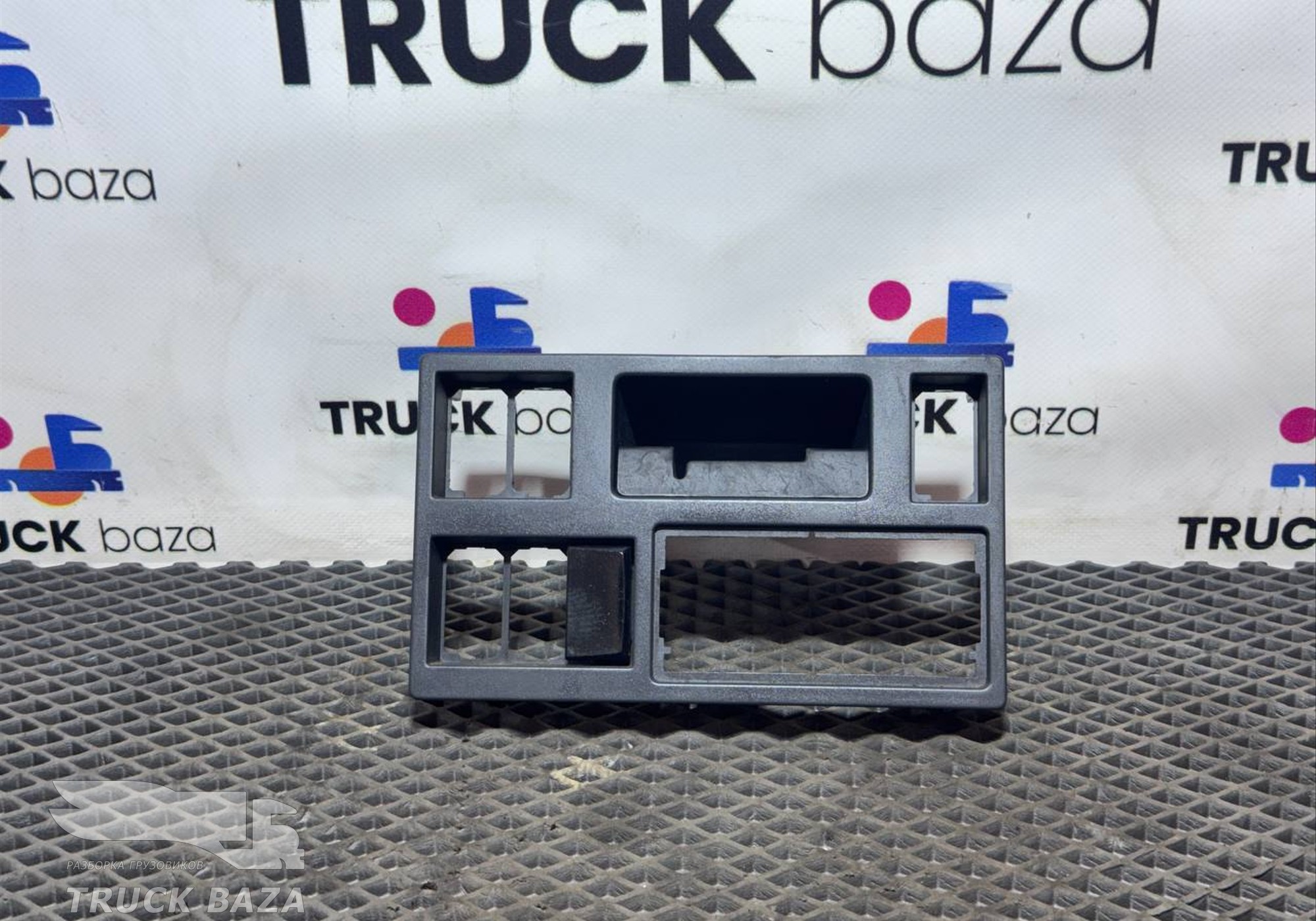 82362589 Рамка центральной консоли для Renault T (с 2013)