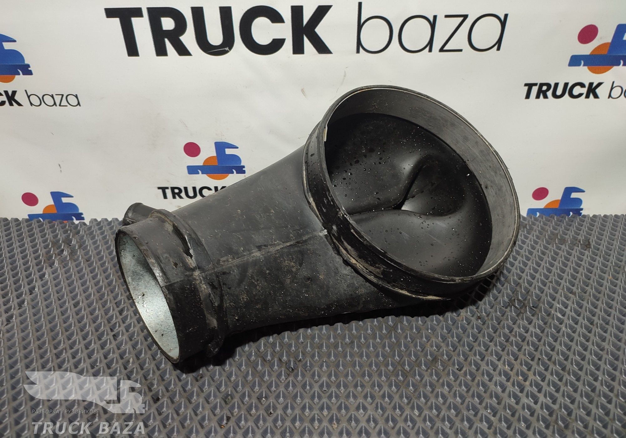 2388730 Патрубок воздушного фильтра