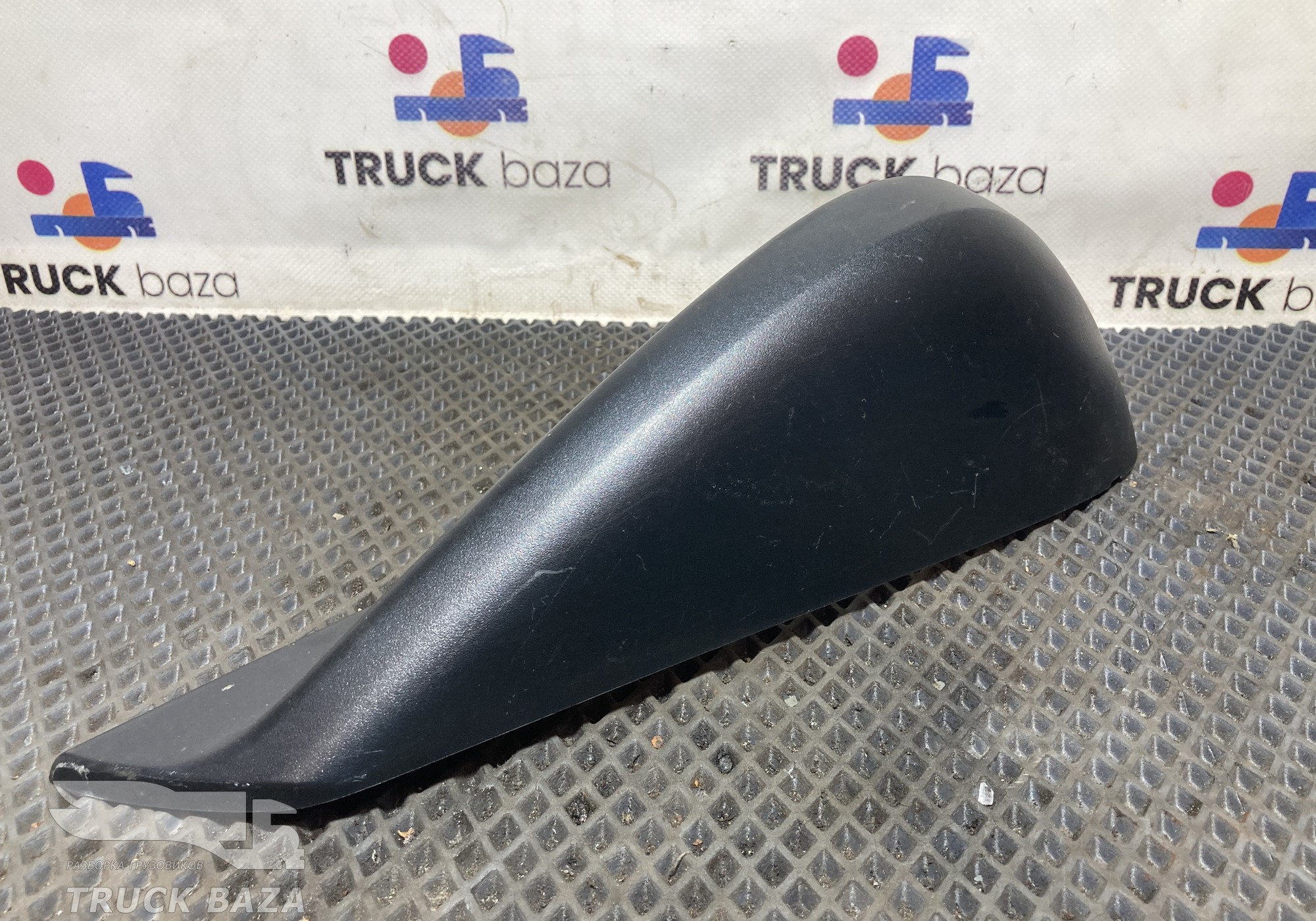 9608112307 Крышка зеркала правая