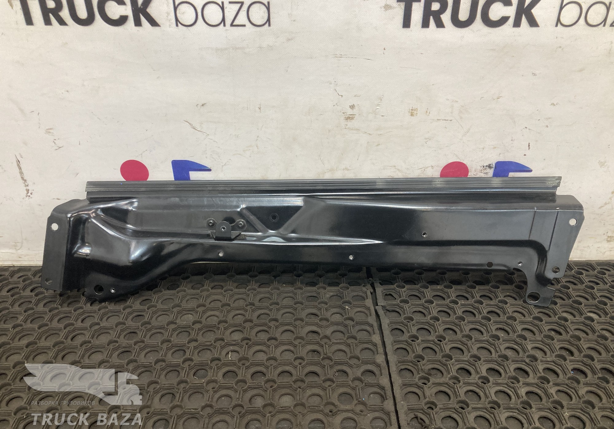 2045008 Усилитель двери правой для Scania 6-series