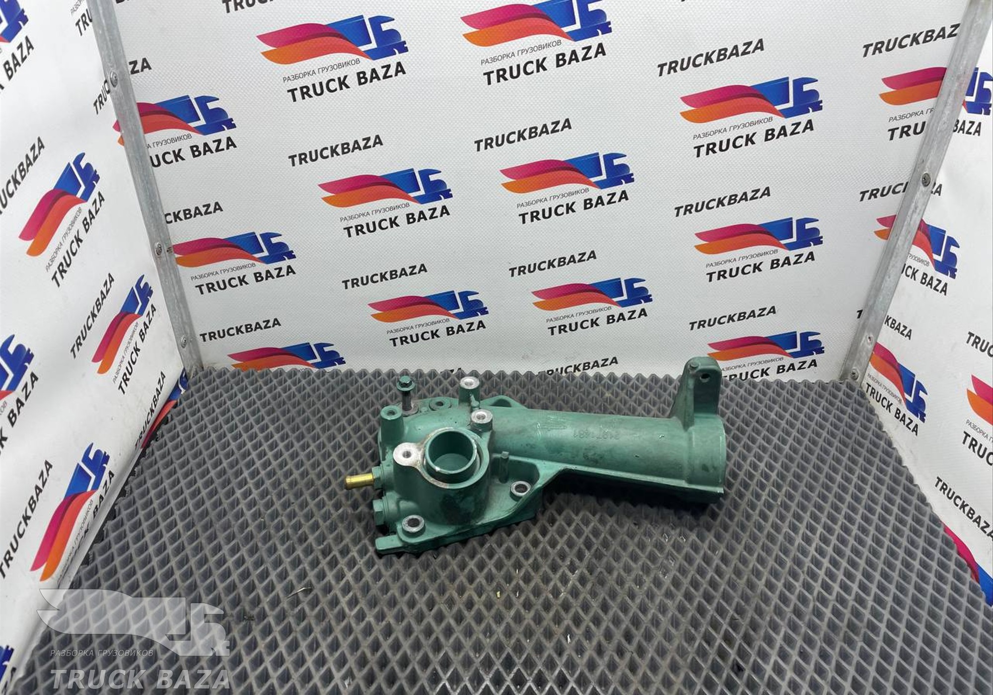 21971481 Патрубок системы охлаждения для Volvo FH FH4 (с 2012 по 2021)