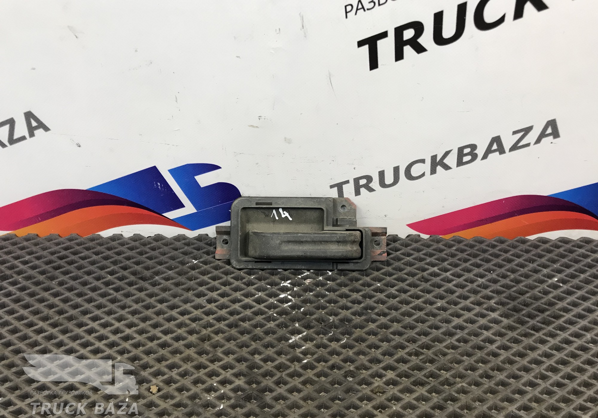 376084 Ручка двери внутренняя правая для Scania 3-series R (с 1988 по 1997)