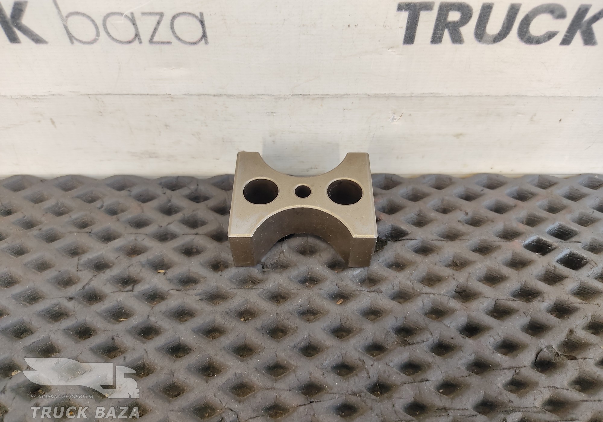 51042020175 Проставка под ось коромысел для Man TGX I (с 2007)