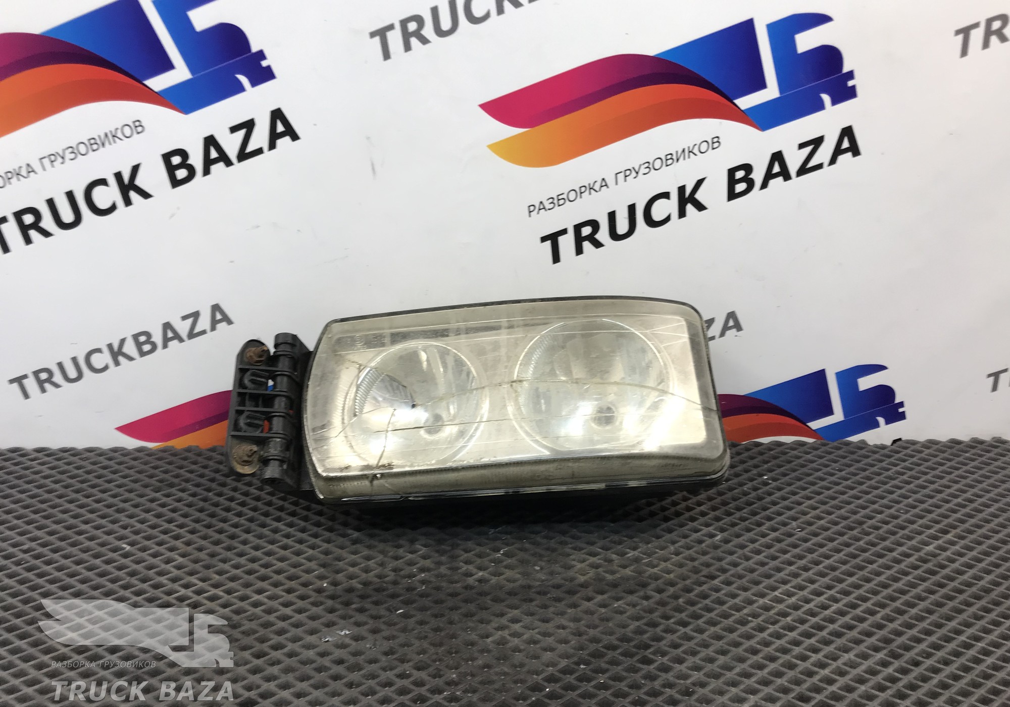 504238117 Фара левая для Iveco Eurotrakker