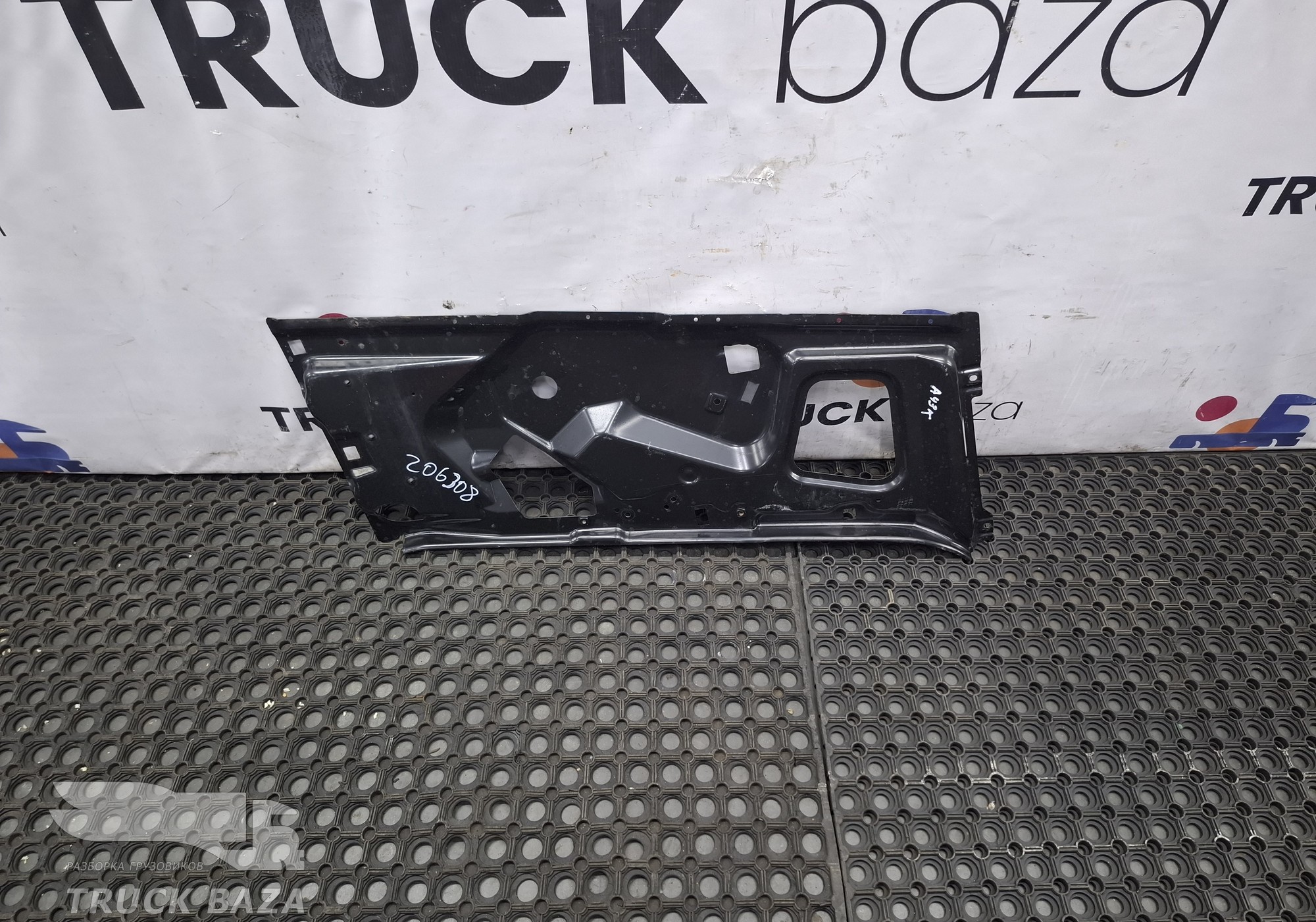 A9737201814 Кронштейн стеклоподъемника правый для Mercedes-Benz Atego II (с 2004 по 2010)