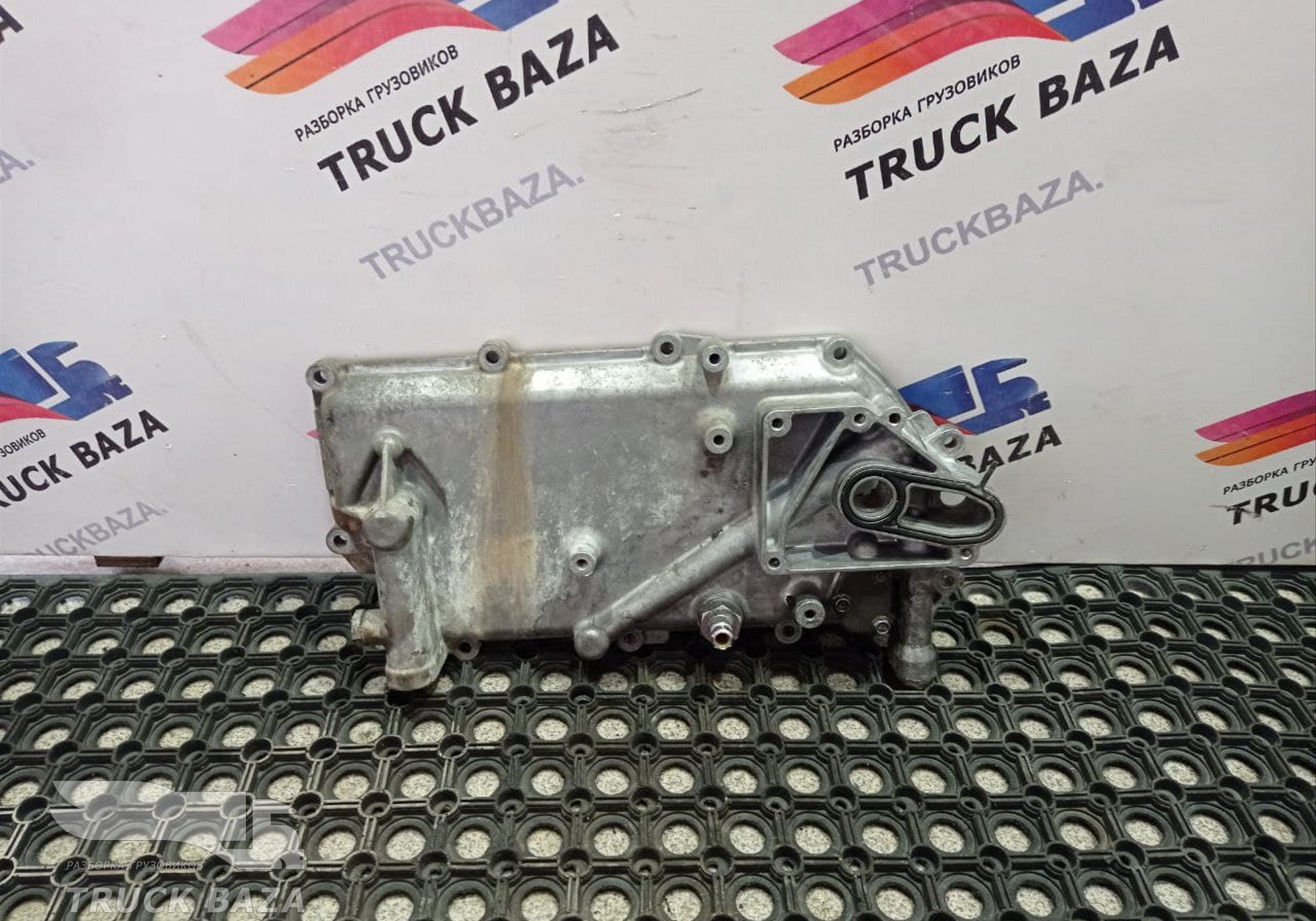 2010938 Крышка масляного радиатора для Scania 5-series G (с 2004 по 2016)