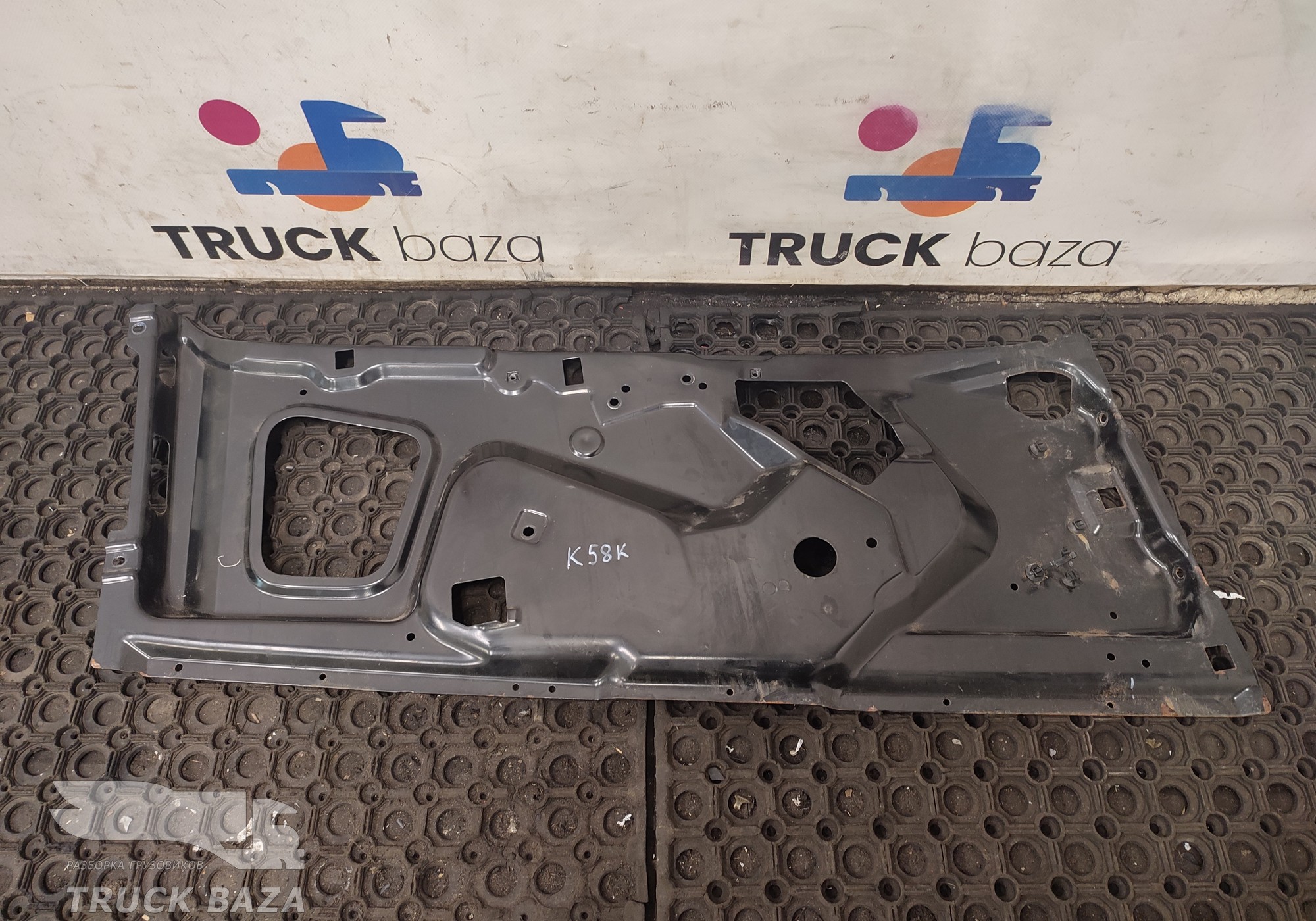 9737201714 Кронштейн стеклоподъемника левый