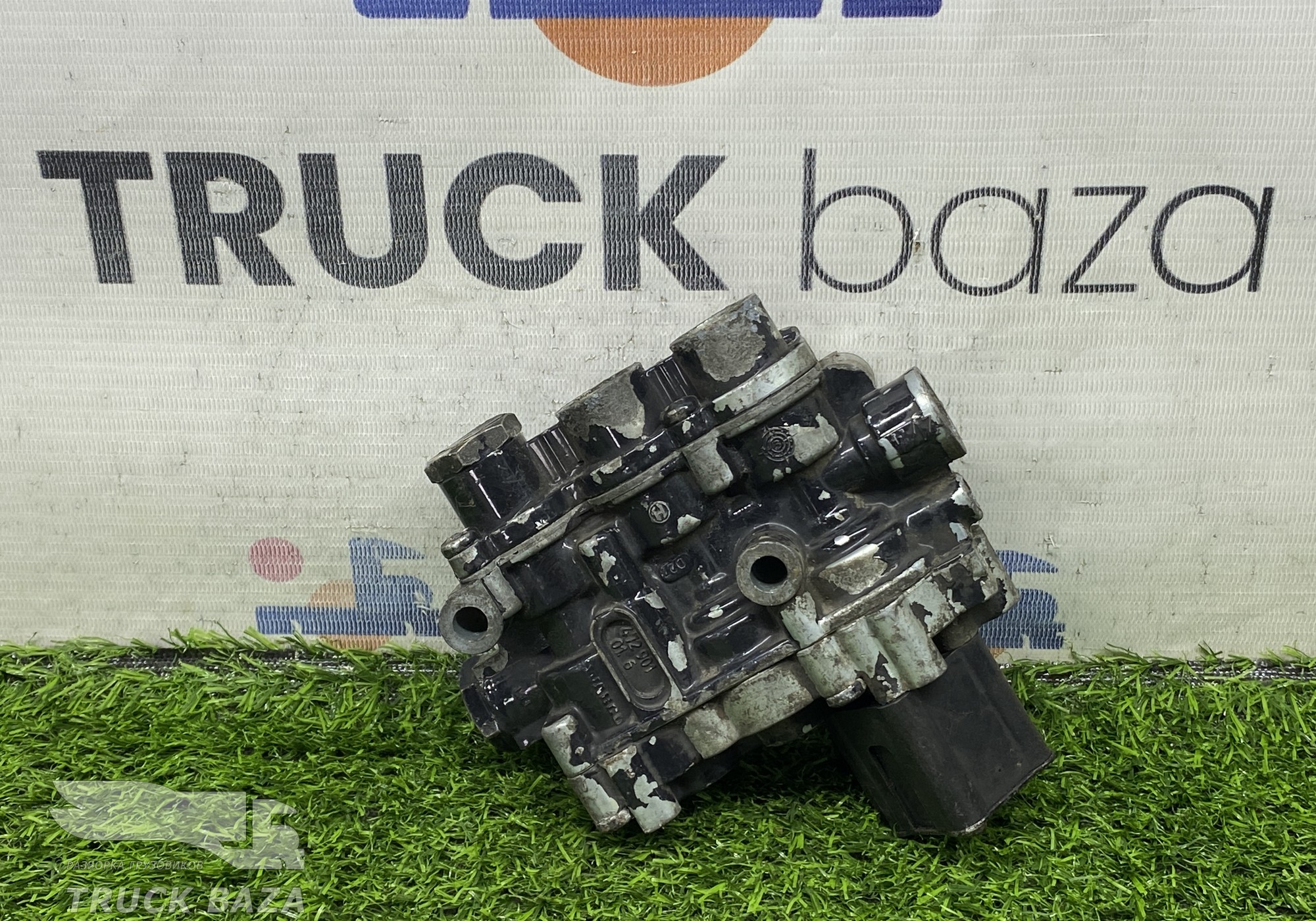 4729000570 Кран уровня пола главный