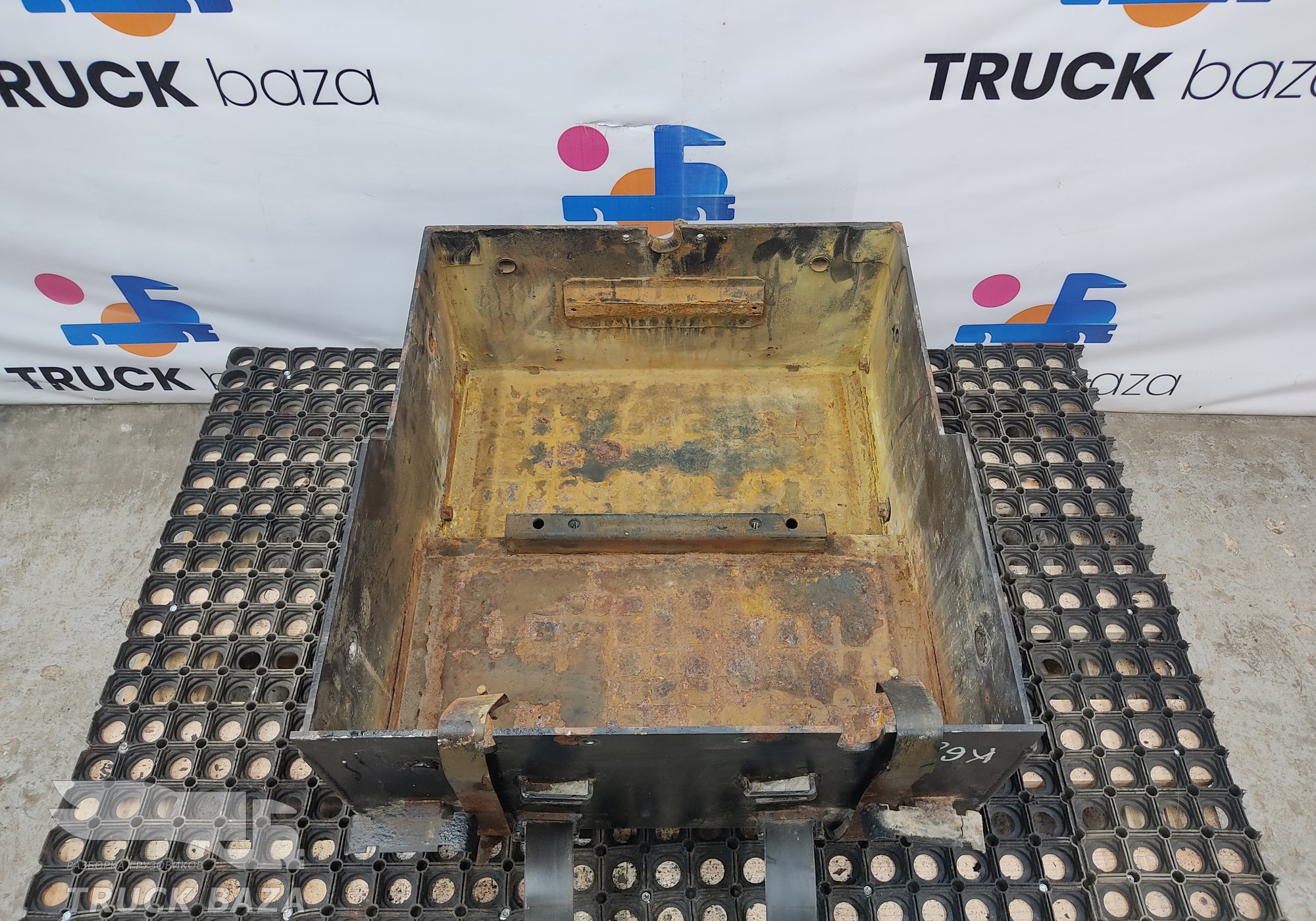 54901370315611 Ящик АКБ для КАМАЗ 54901