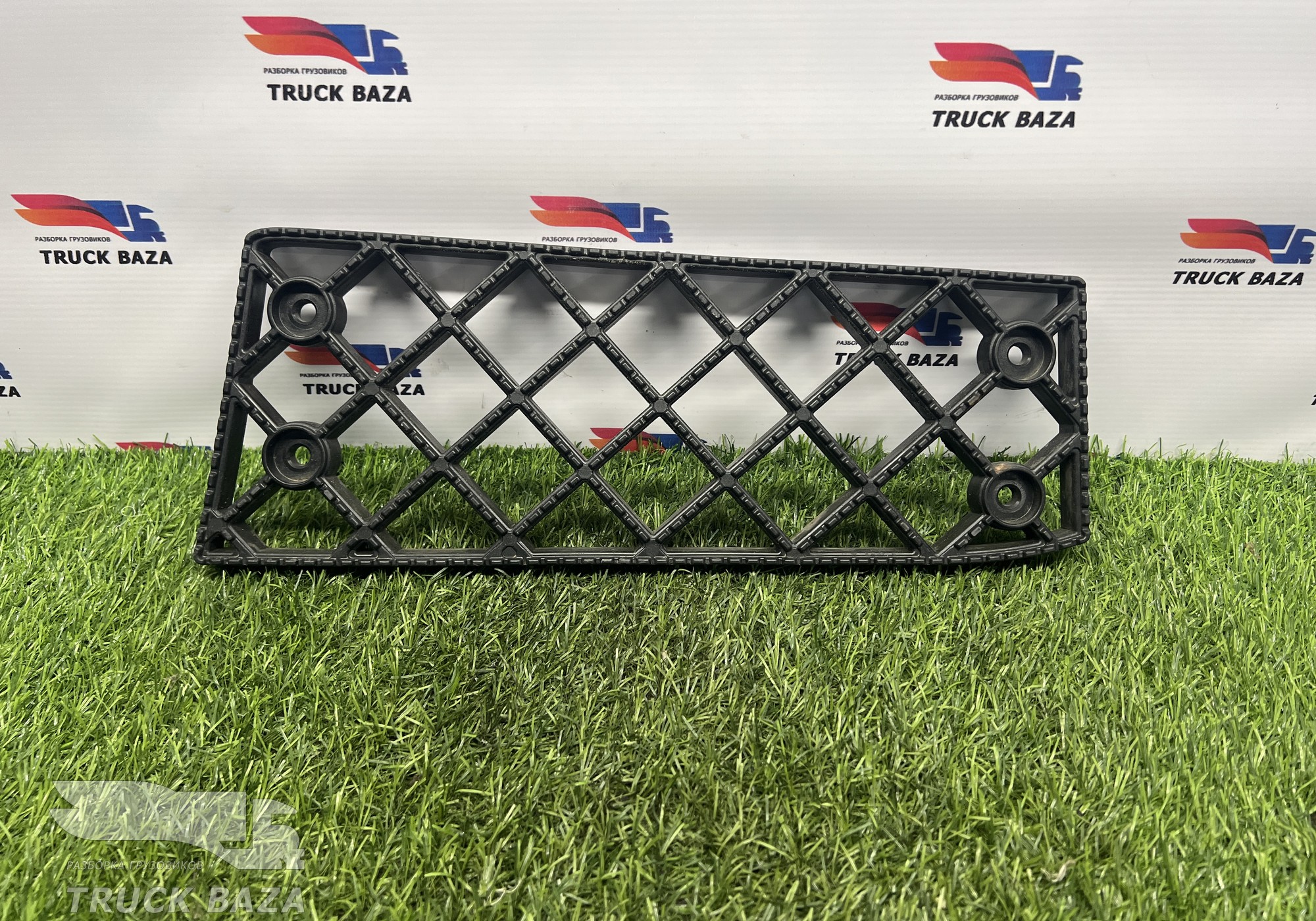 549018405037 Площадка подножки для КАМАЗ 54901