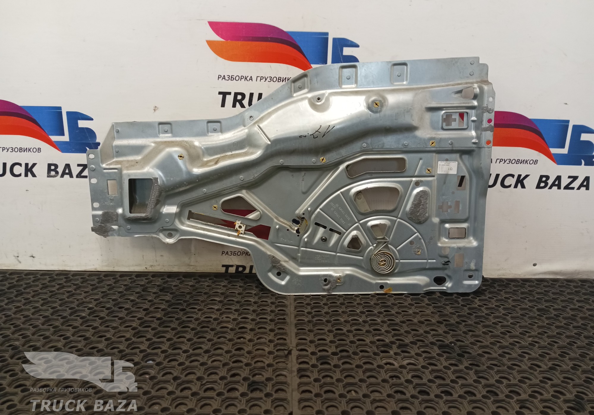 81626456034 Стеклоподъемник правый для Man TGL