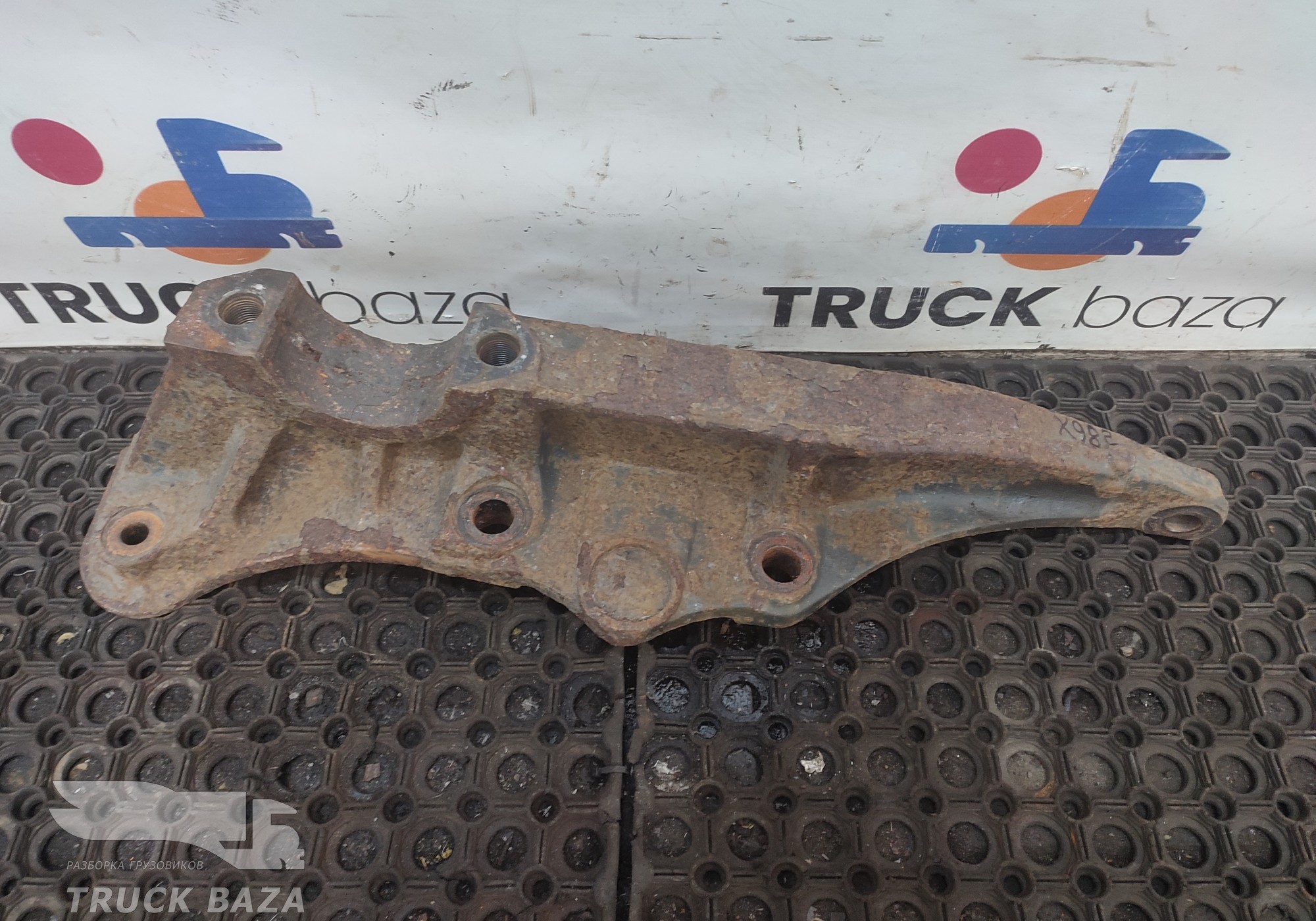 A9423280441 Кронштейн пневморессоры левый