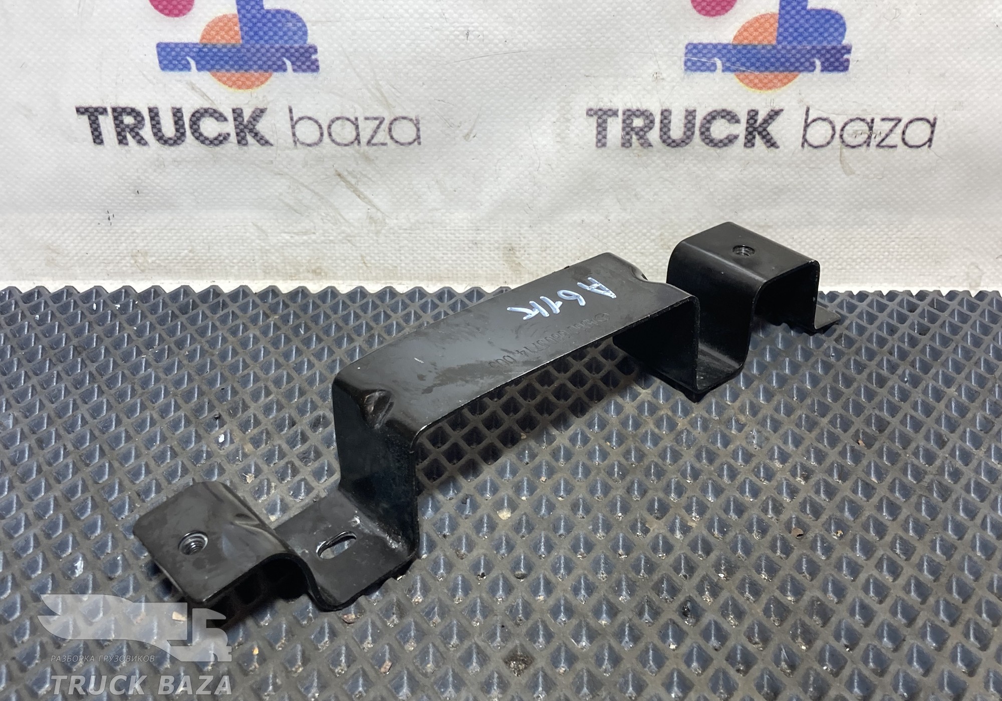 9606805714 Кронштейн торпедо для Mercedes-Benz Actros New Actros MP4 (с 2011)