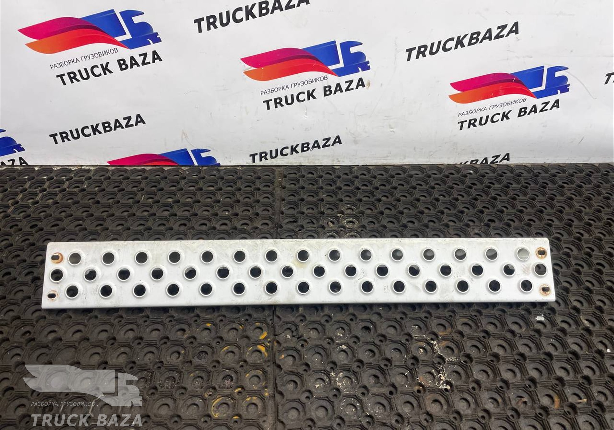 9438830001 Ступенька в бампер для Mercedes-Benz