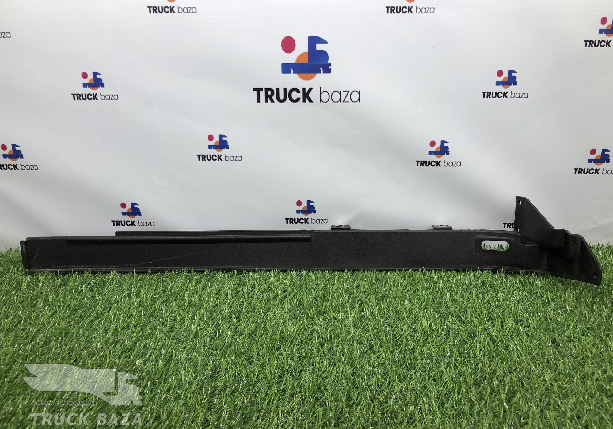 549015302135 Накладка стойки левая для КАМАЗ 54901