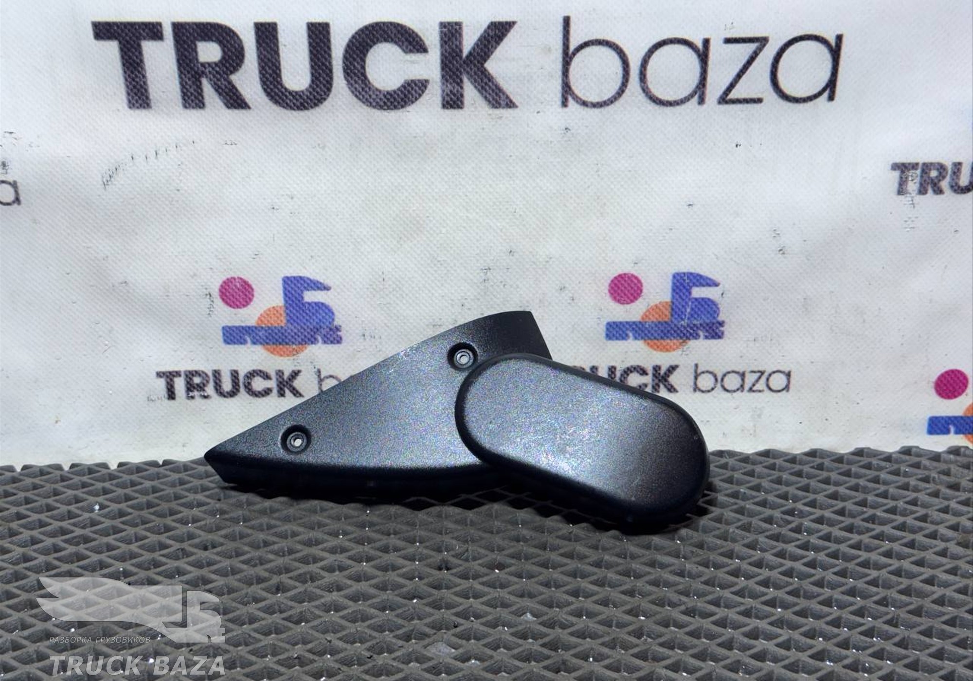 504158943 Накладка зеркала правого для Iveco Eurotrakker