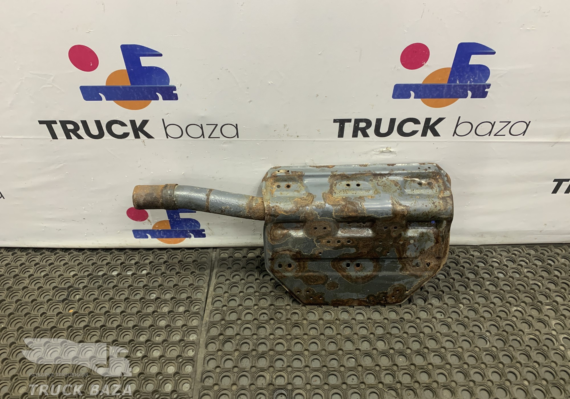 1725670 Кронштейн заднего крыла передний правый для Scania 3-series G (с 1988 по 1997)