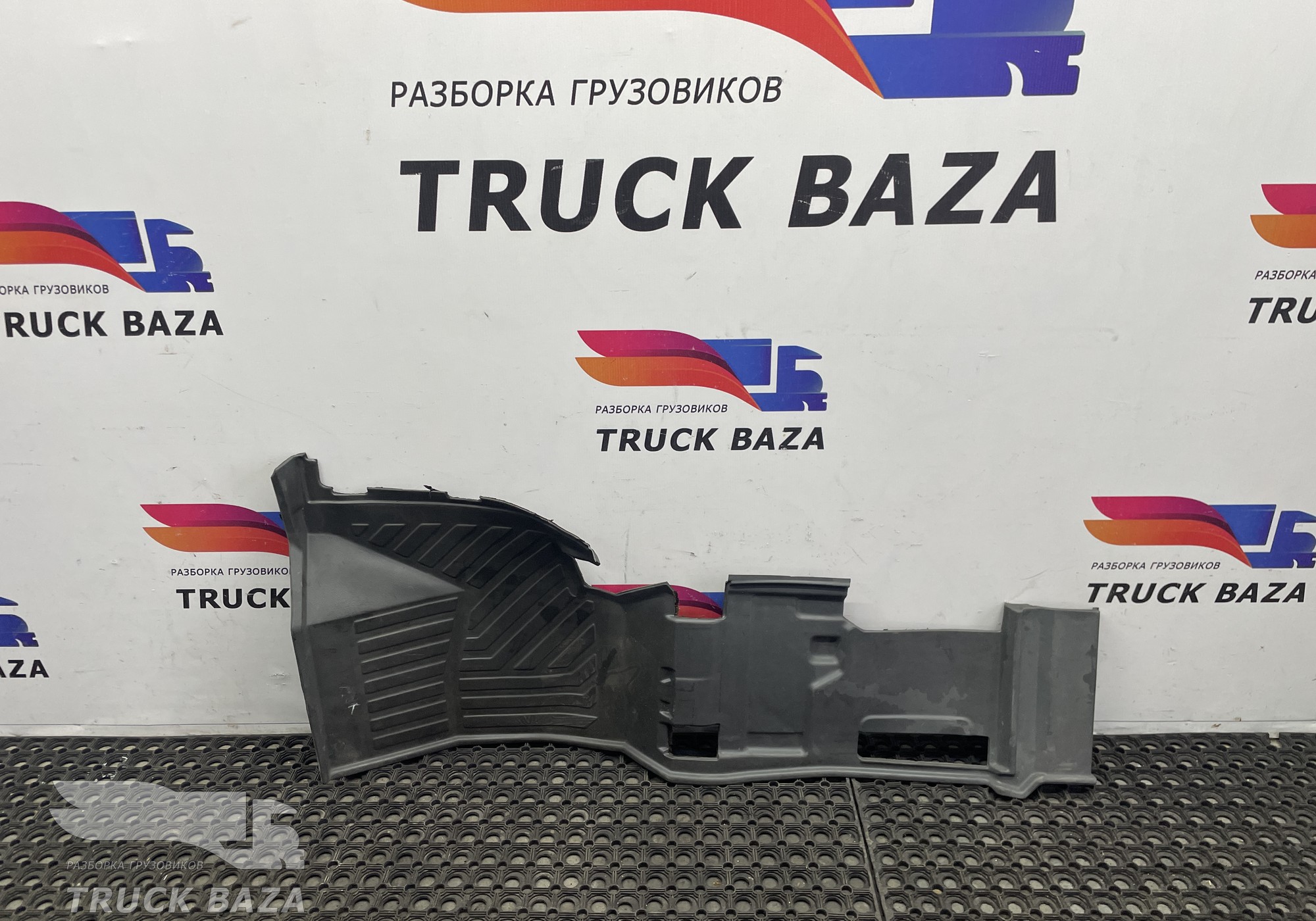 A9406803503 Коврик салона правый для Mercedes-Benz Axor