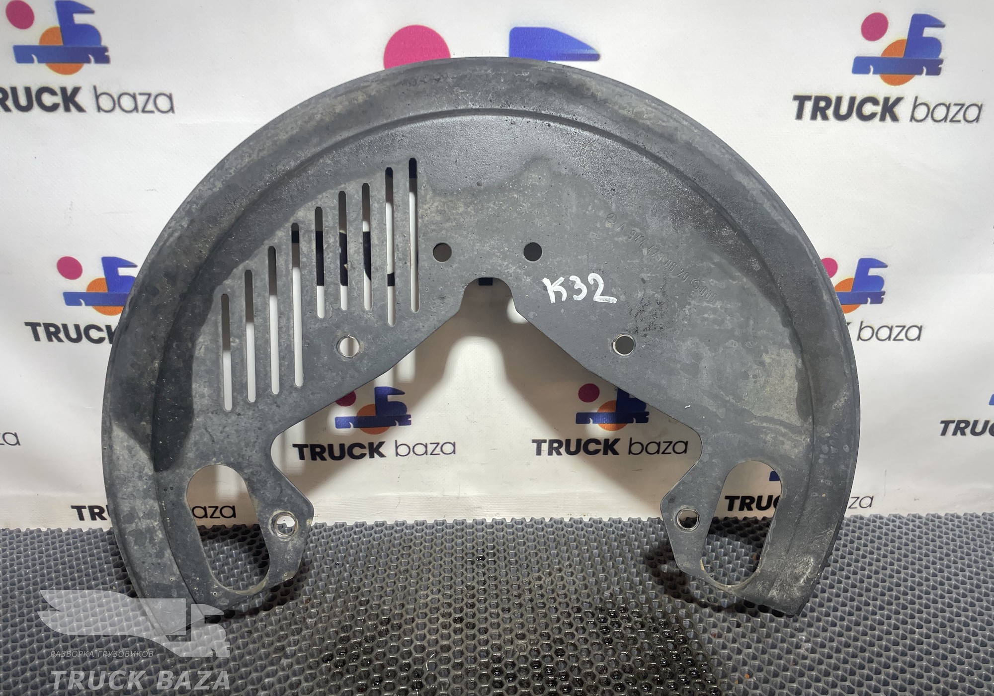 A9444230620 Пыльник тормозного диска правый для Mercedes-Benz Axor II (с 2004 по 2010)