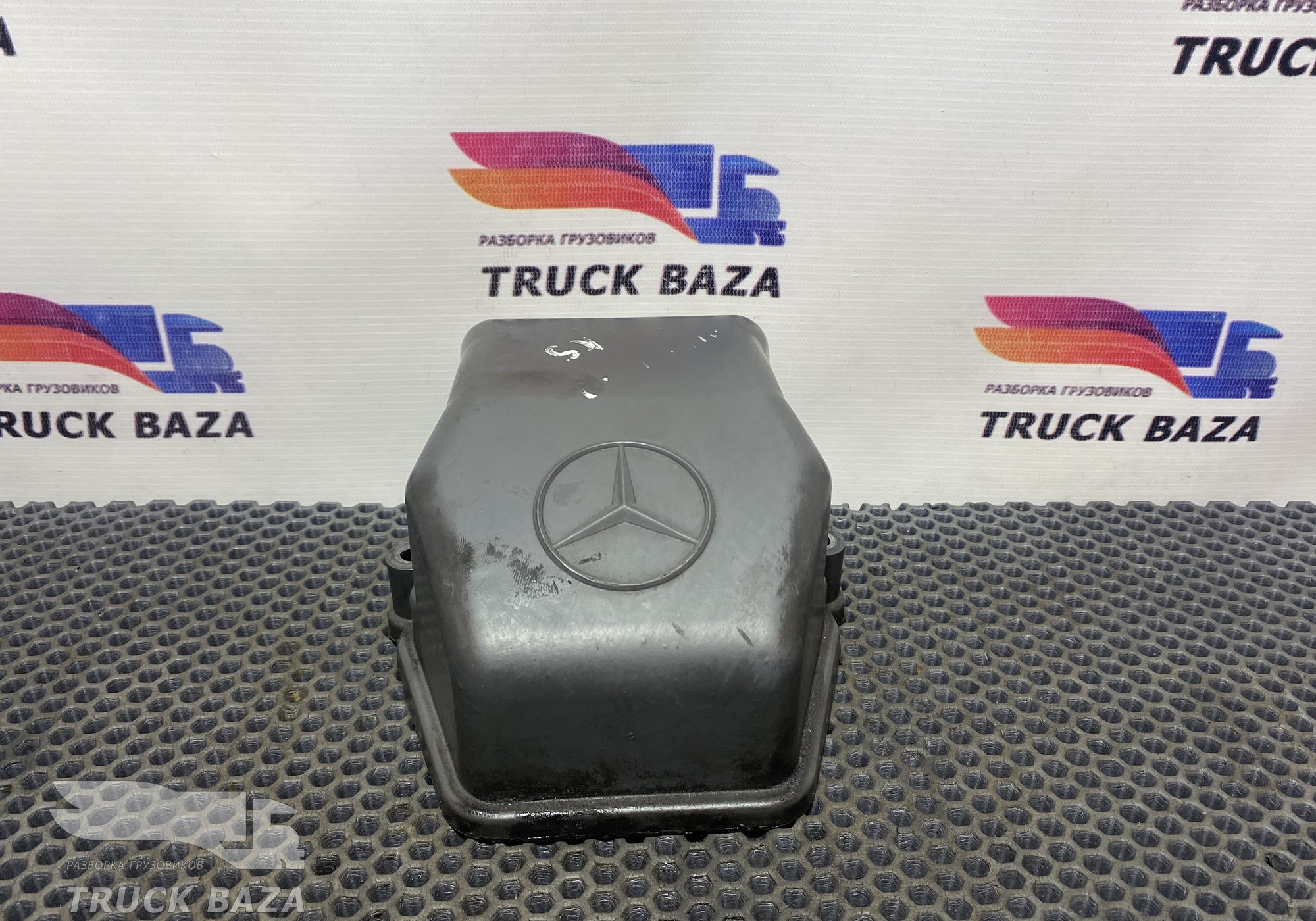 A4570100930 Крышка ГБЦ клапанная для Mercedes-Benz