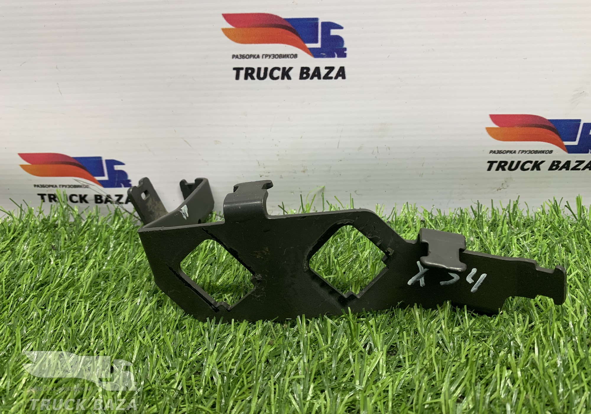 1918073 Кронштейн проводки для Daf XF106 (с 2012)