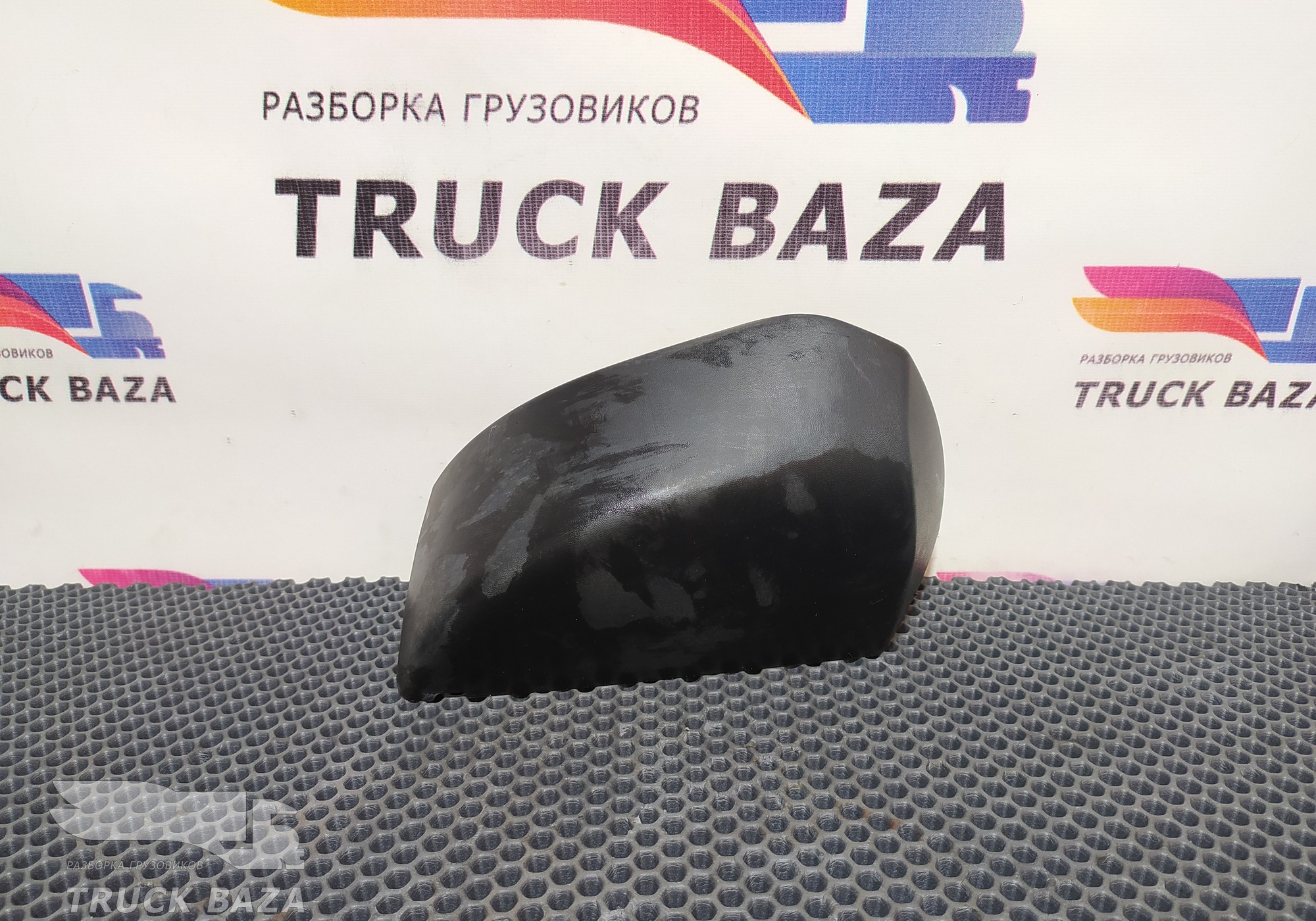 82574171 Накладка на зеркало для Iveco