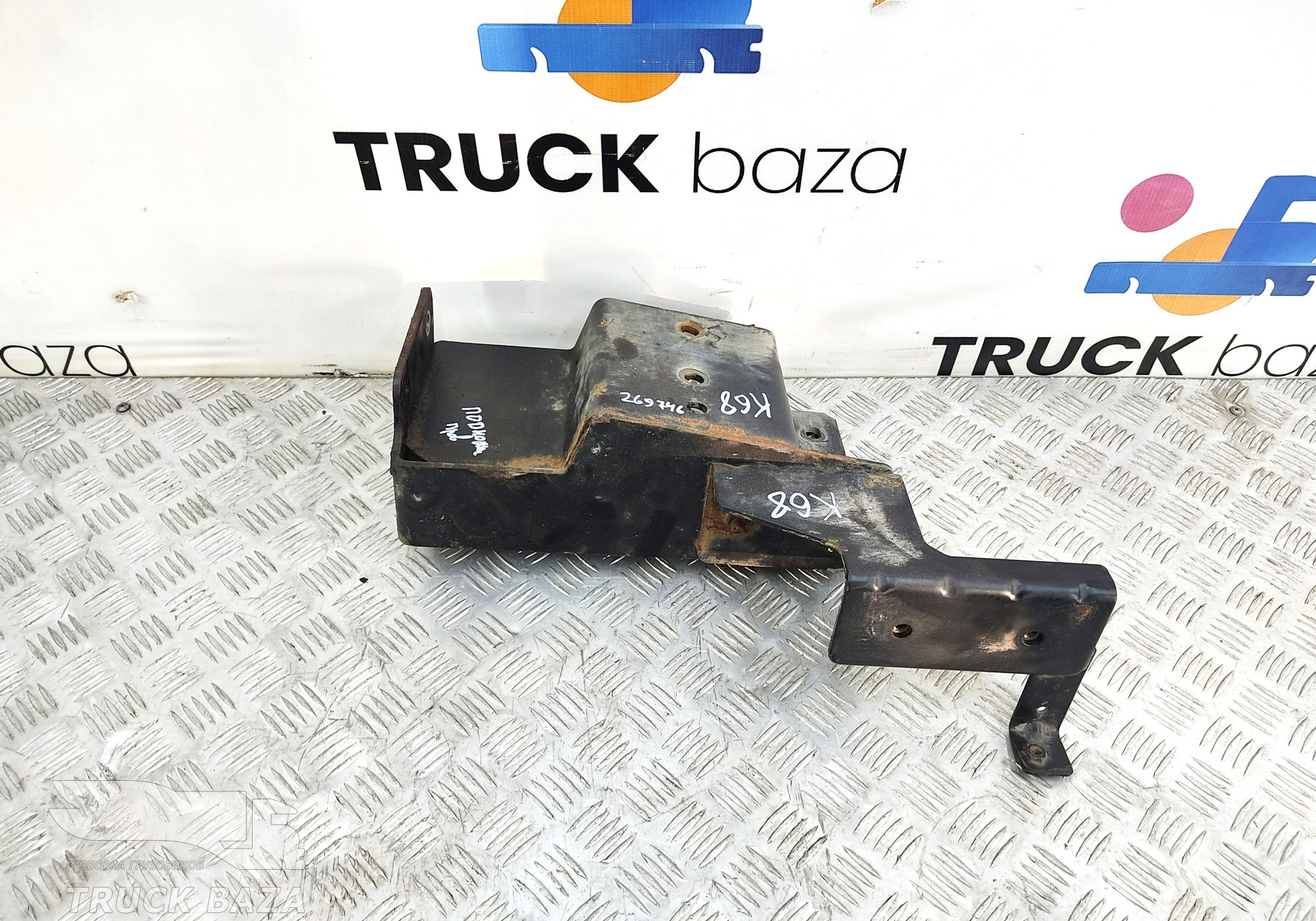 549018416294 Кронштейн усилителя переднего бампера правый для КАМАЗ 54901