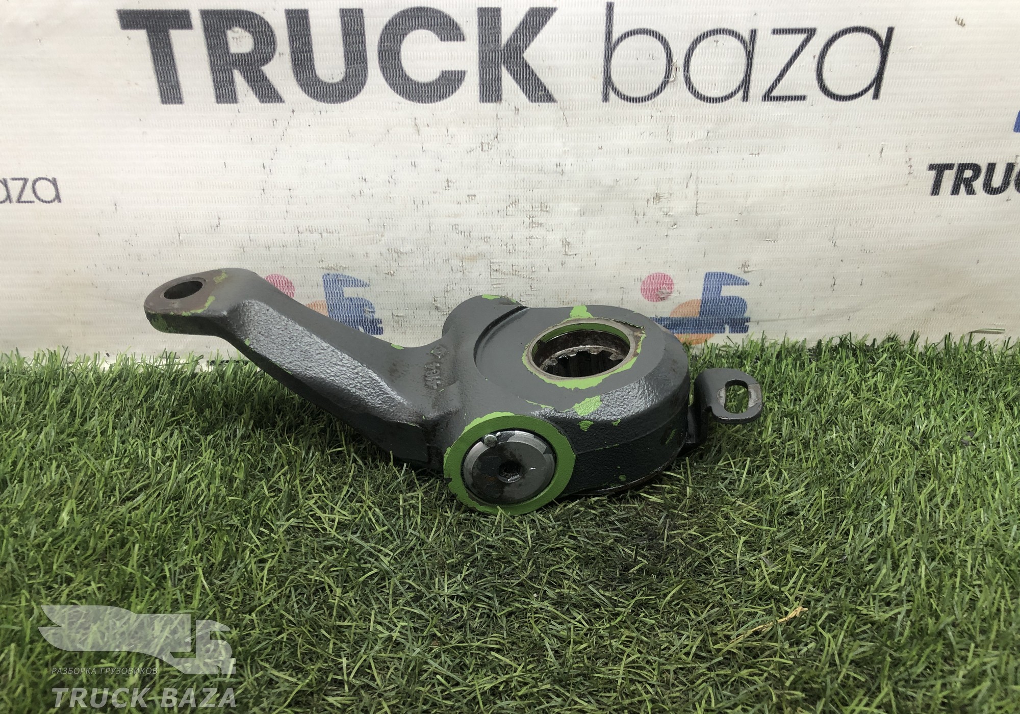 2261826 Трещетка тормозная передняя левая