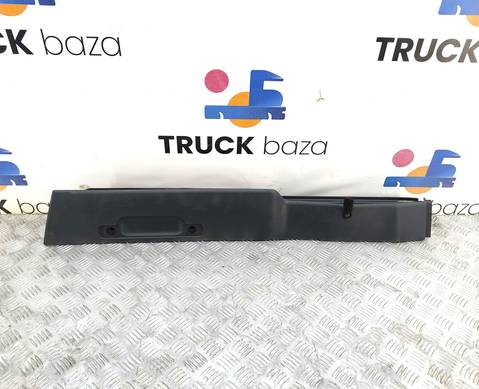 81629300158 Накладка потолка правая для Man