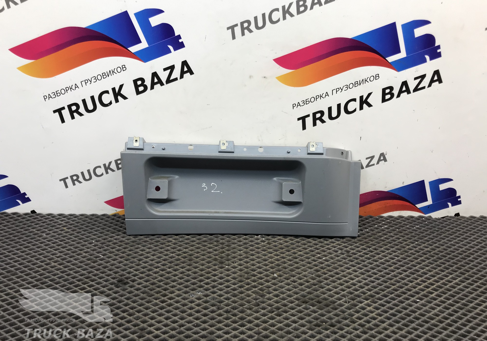 9438409474 Накладка декоративная для Mercedes-Benz