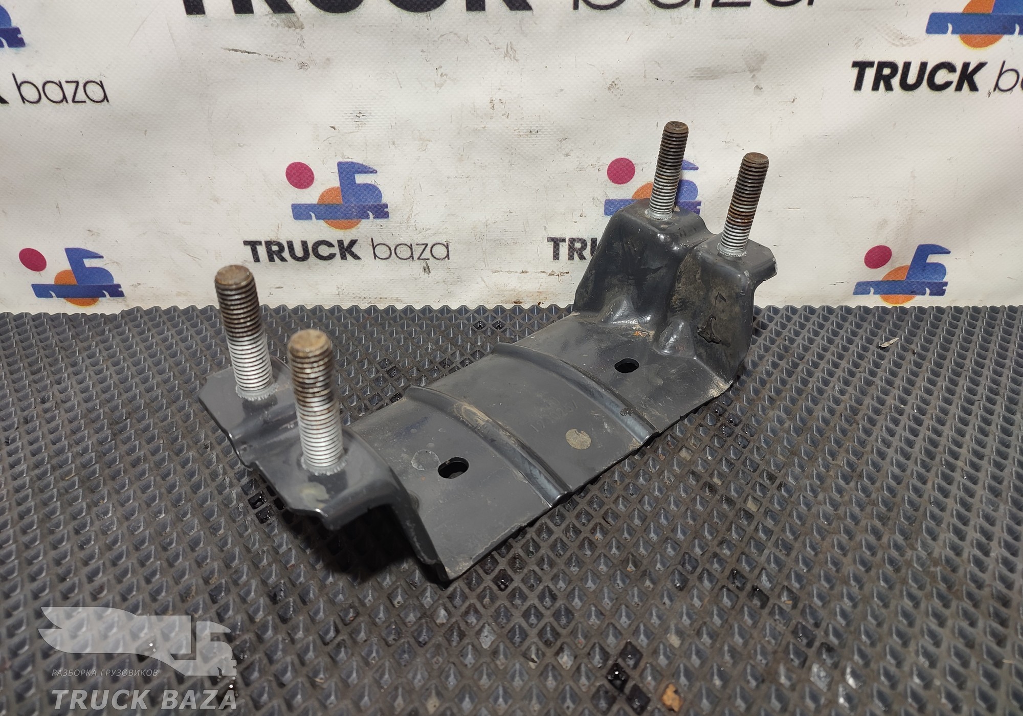 1940257 Кронштейн ресивера