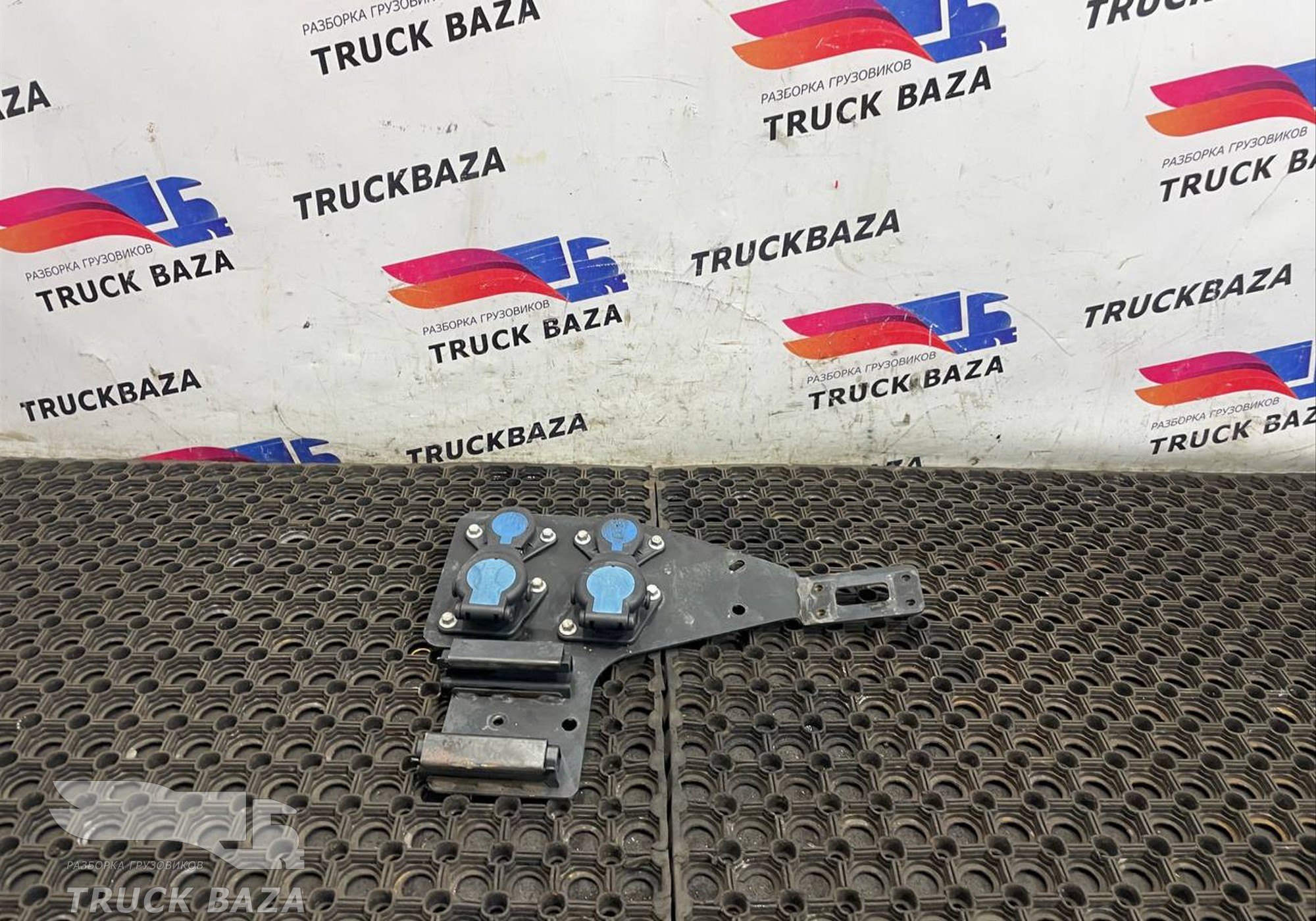 JC4613A581 Кронштейн розеток для Ford F-MAX (с 2018)