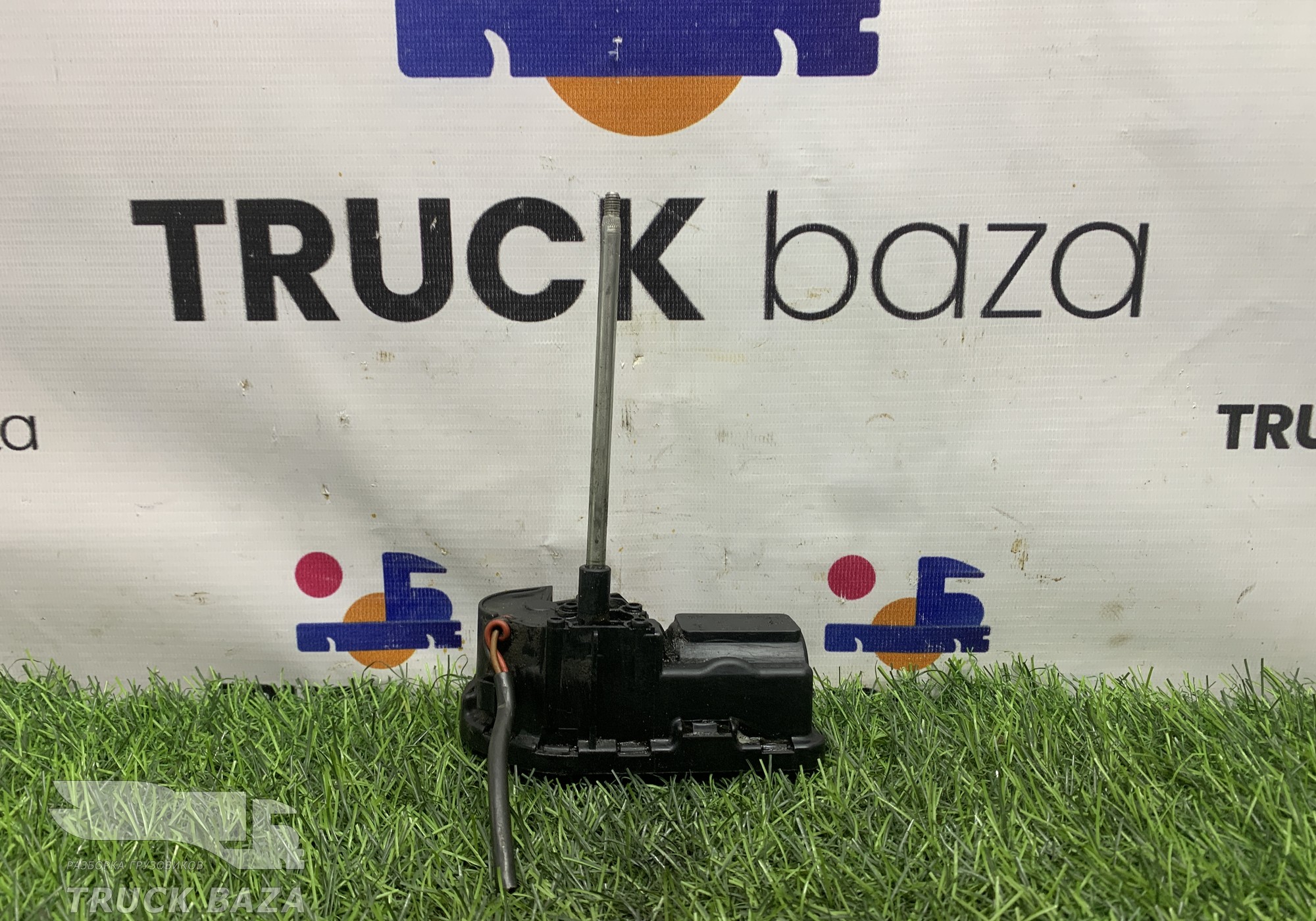 0390207763 Моторчик стеклоочистителя фары левой для Scania