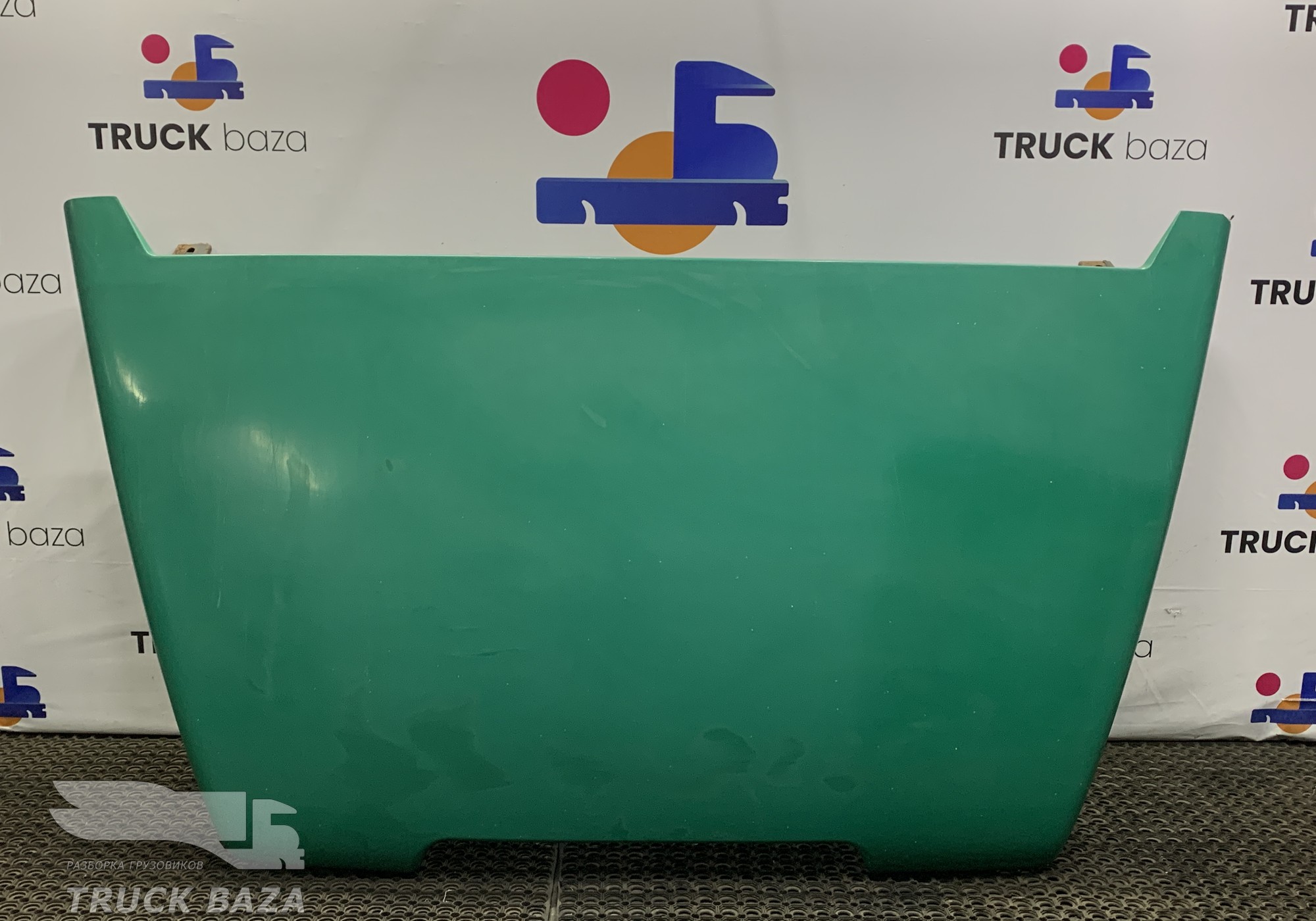 A9437902644 Спойлер кабины верхний