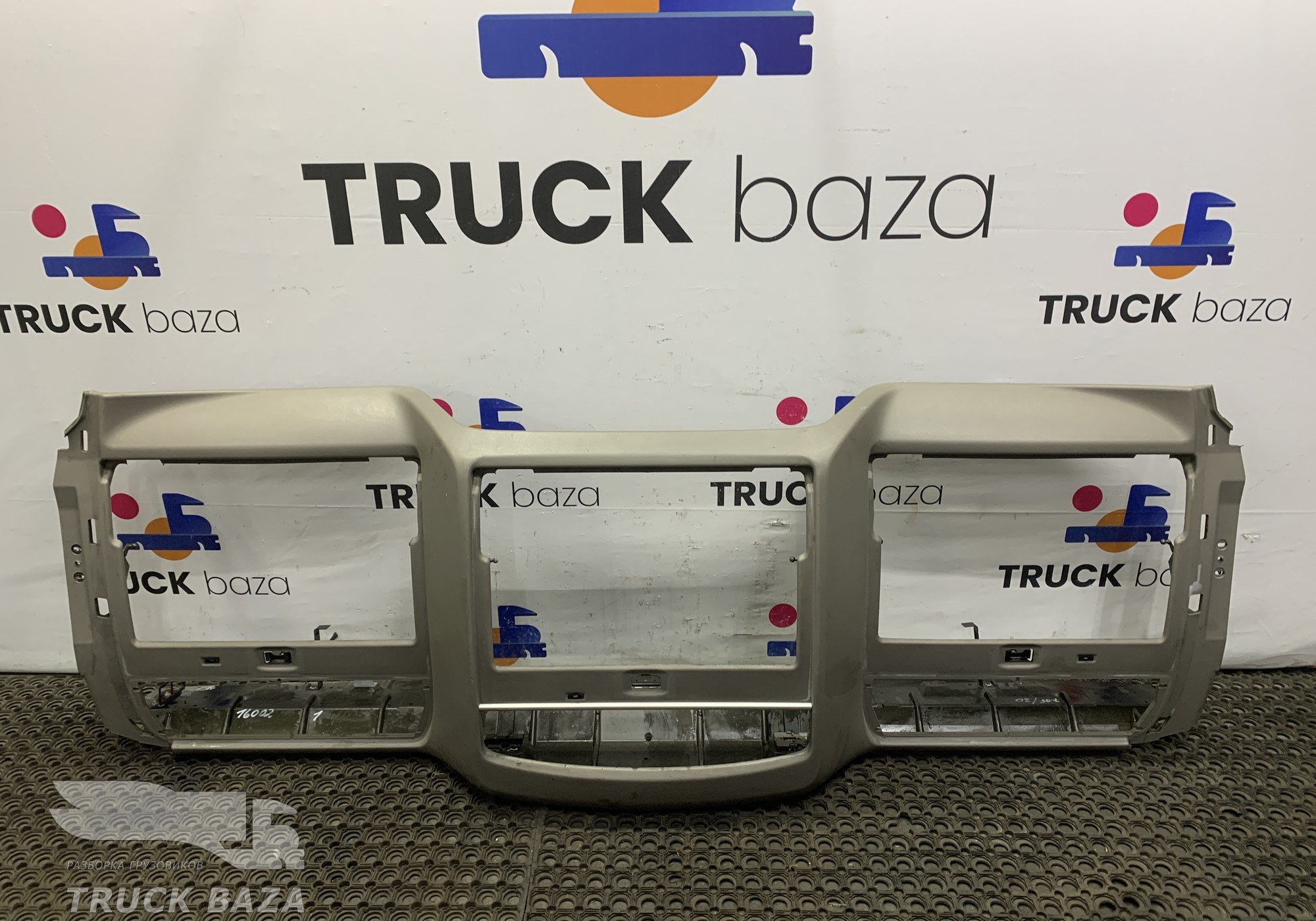 1690492 Консоль кабины верхняя для Daf XF105 (с 2005)