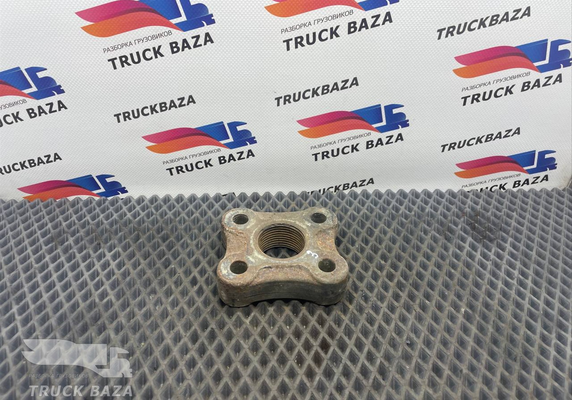 7420997338 Кронштейн под буксировочный крюк для Renault Premium II (с 2005 по 2013)