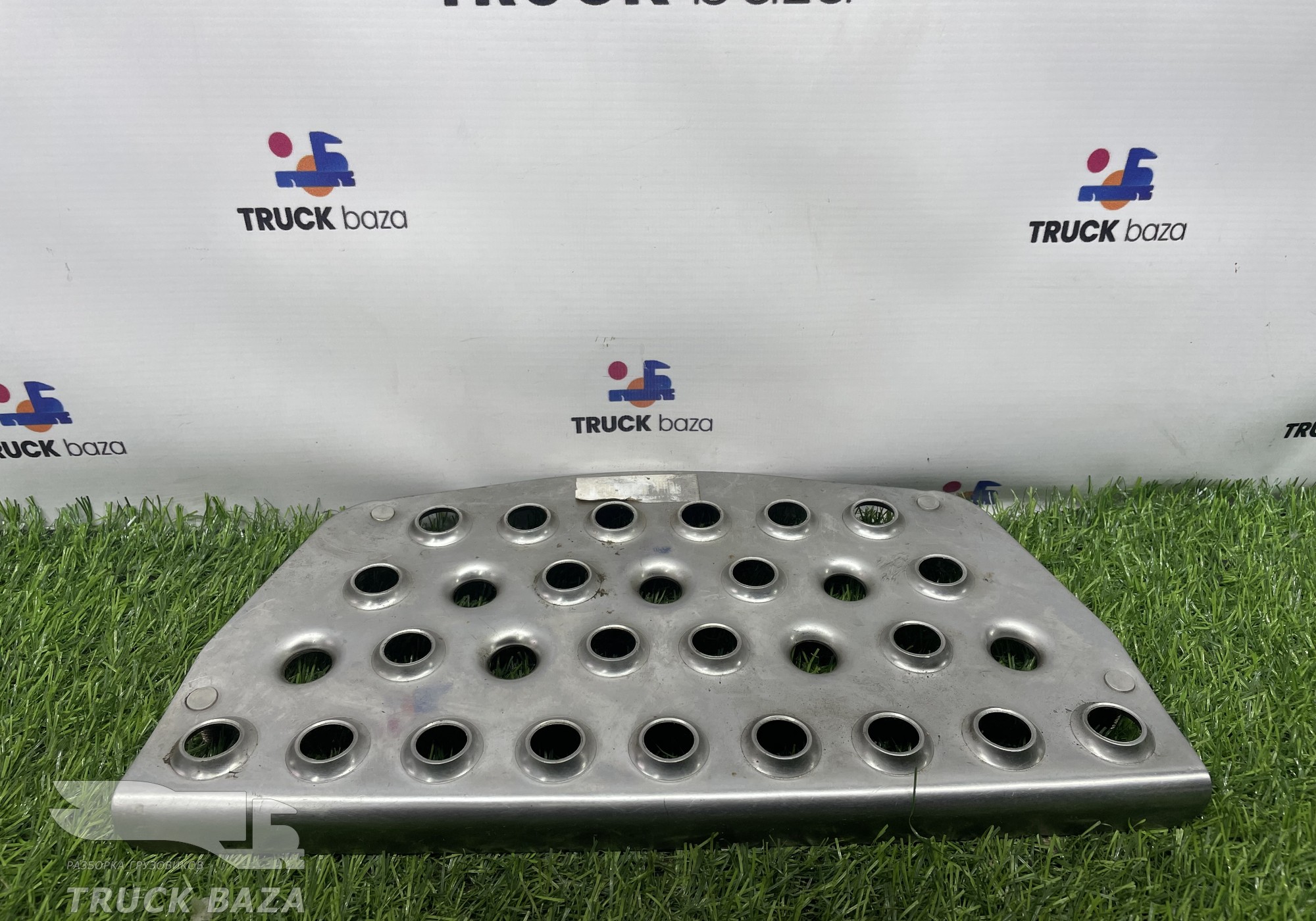 810W615105187 Площадка подножки для Sinotruk Sitrak C7H