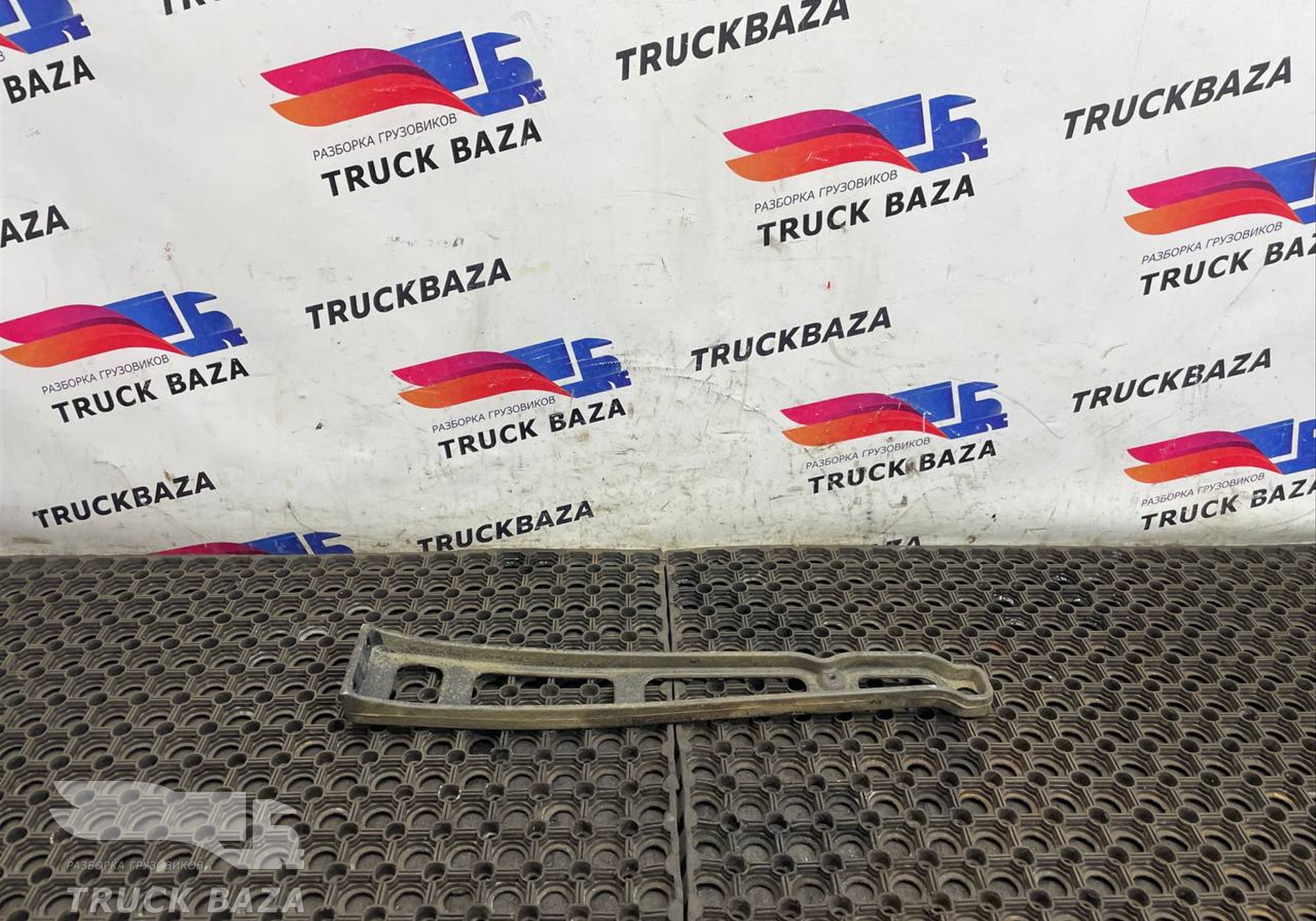 GC465E100M Кронштейн глушителя для Ford F-MAX (с 2018)