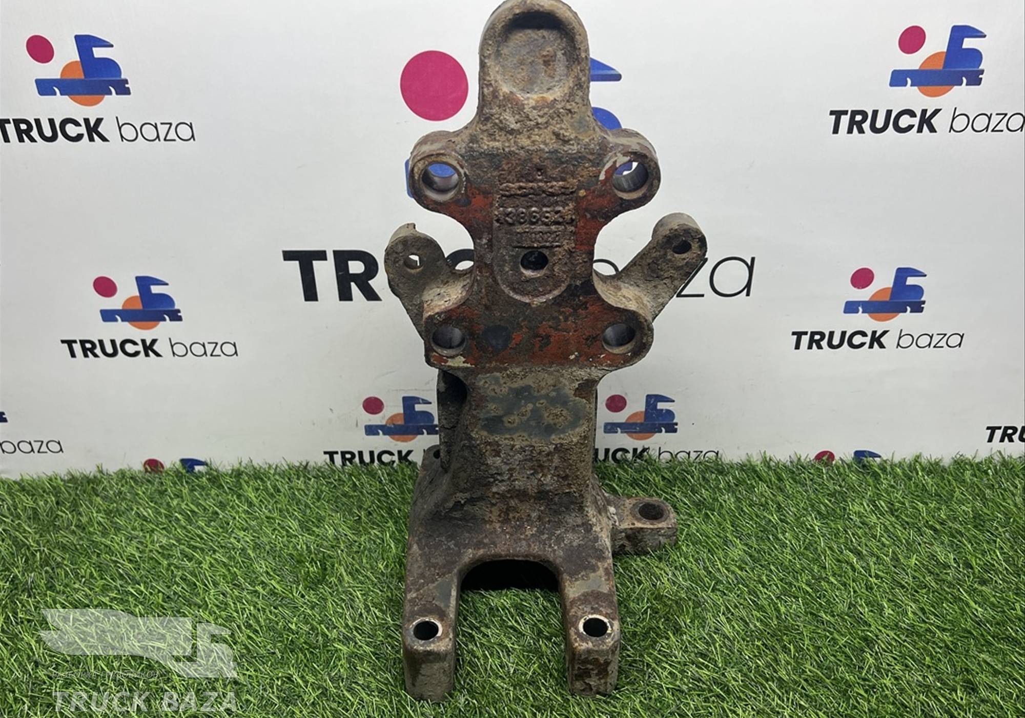 1386527 Кронштейн пневморессоры передний правый