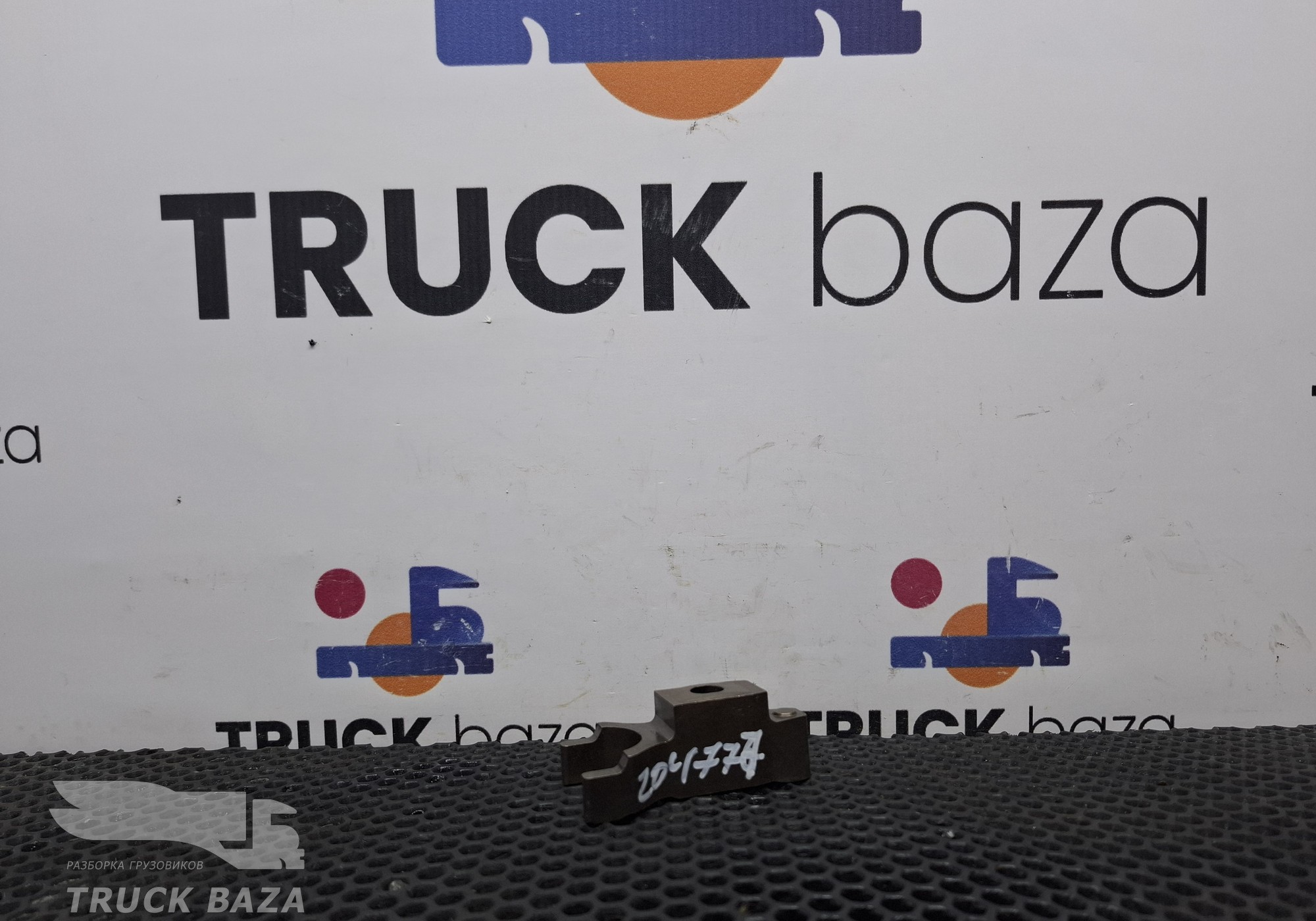 7421425162 Кронштейн форсунки топливной для Volvo FH 4 (с 2012)