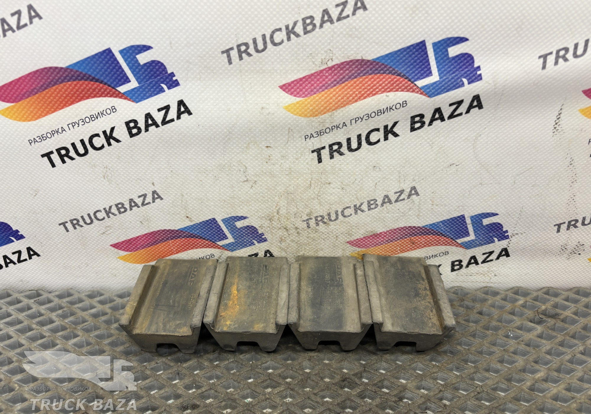 1692887 Подушка бака Adblue (Комплект) для Daf XF105