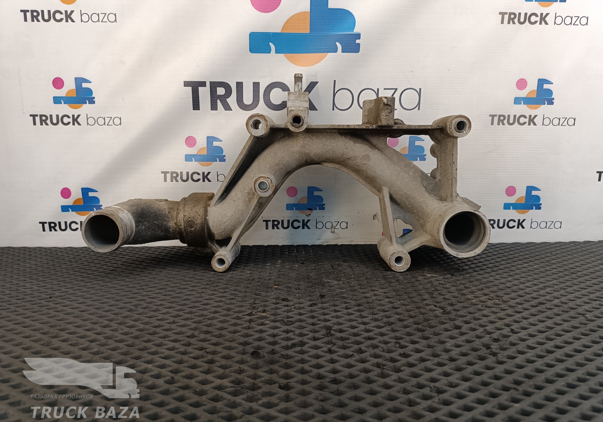 HC468K556BC Патрубок радиатора для Ford F-MAX (с 2018)