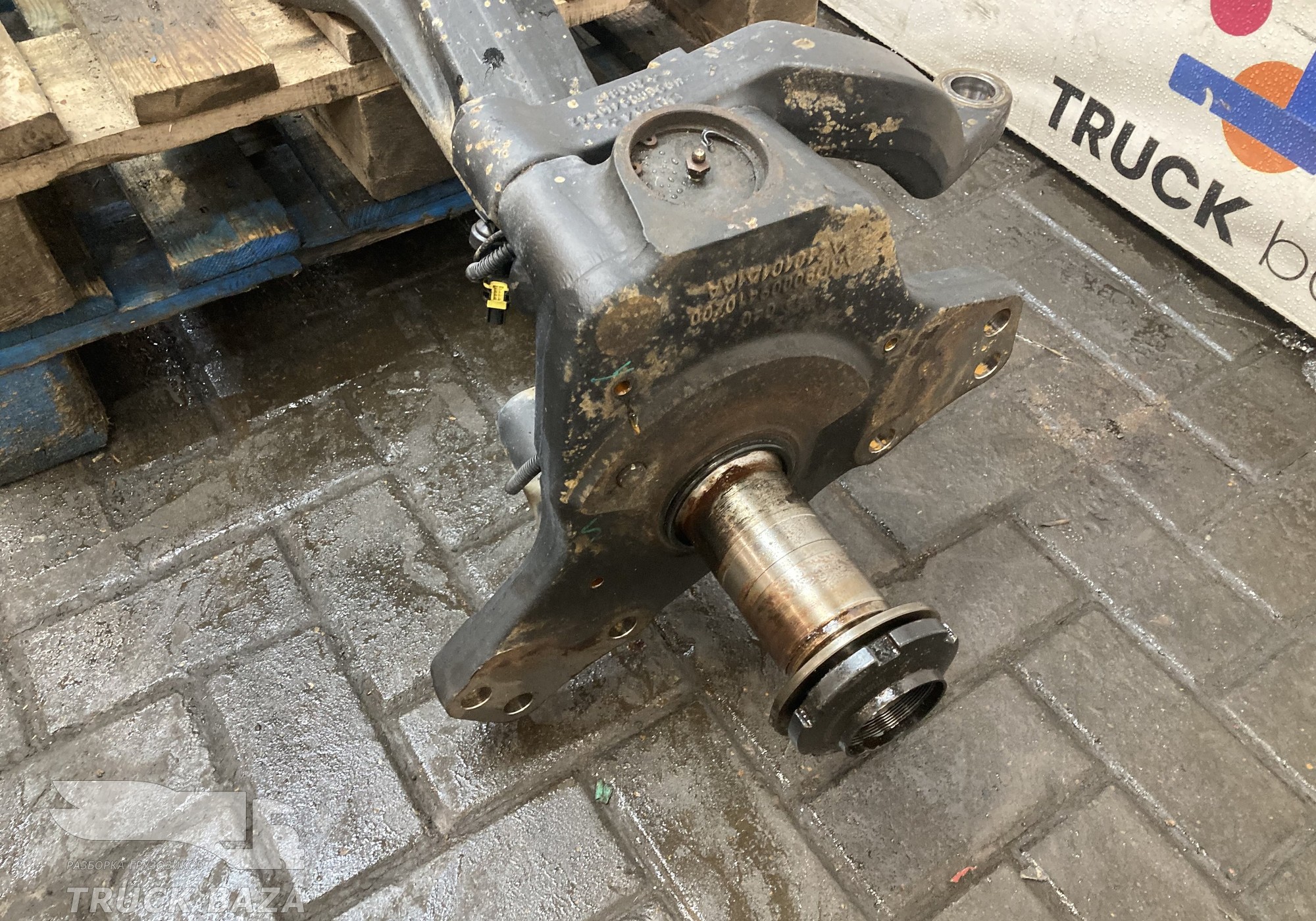 HD90009410200 Кулак поворотный правый для Shaanxi