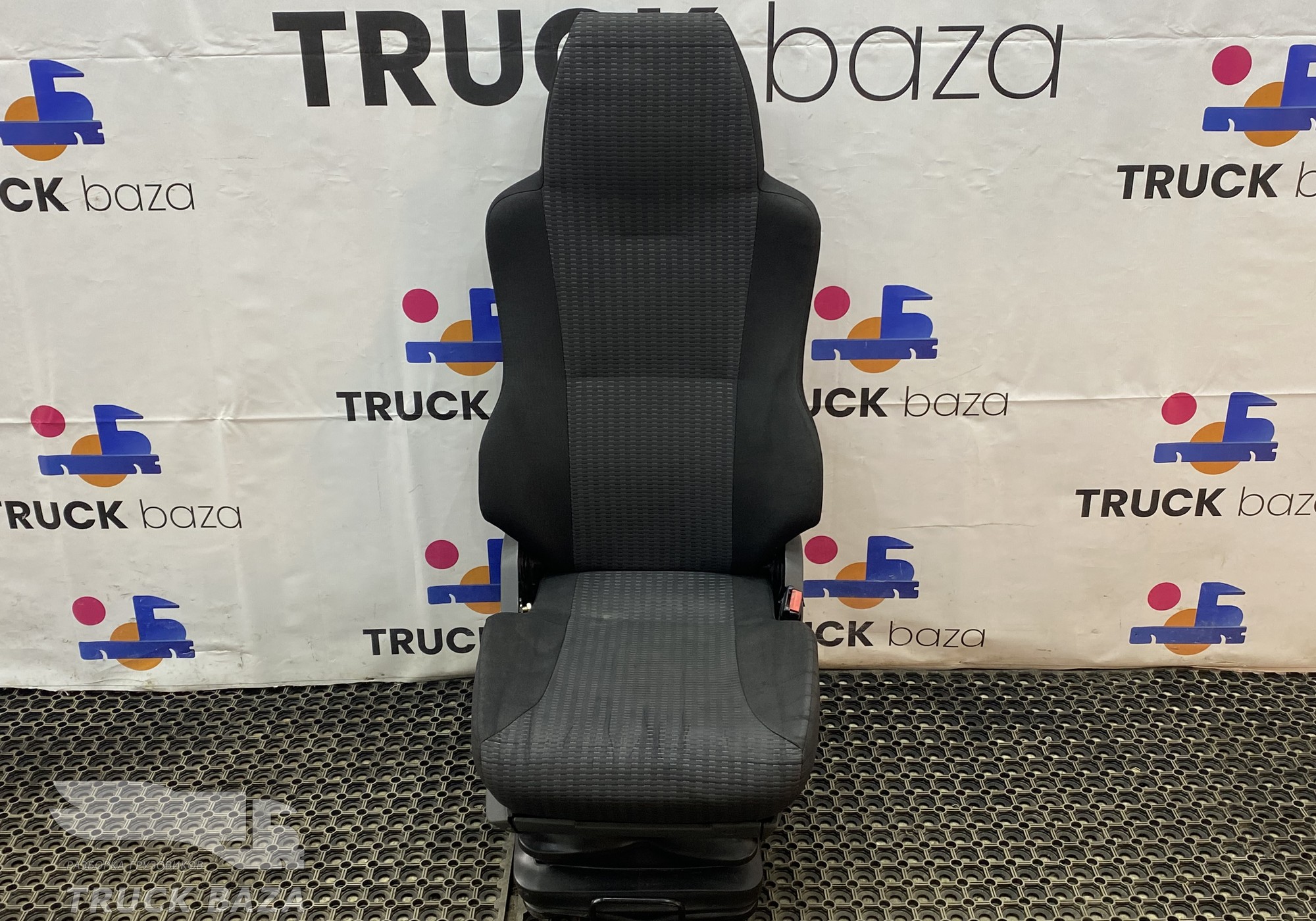 81623076324 Сиденье пассажирское механическое